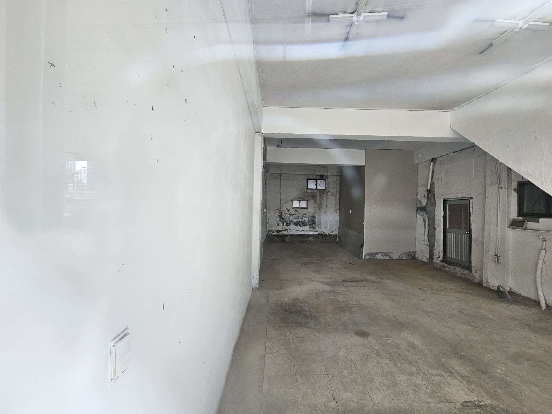 부산광역시 남구 문현동 상가 썸네일 2