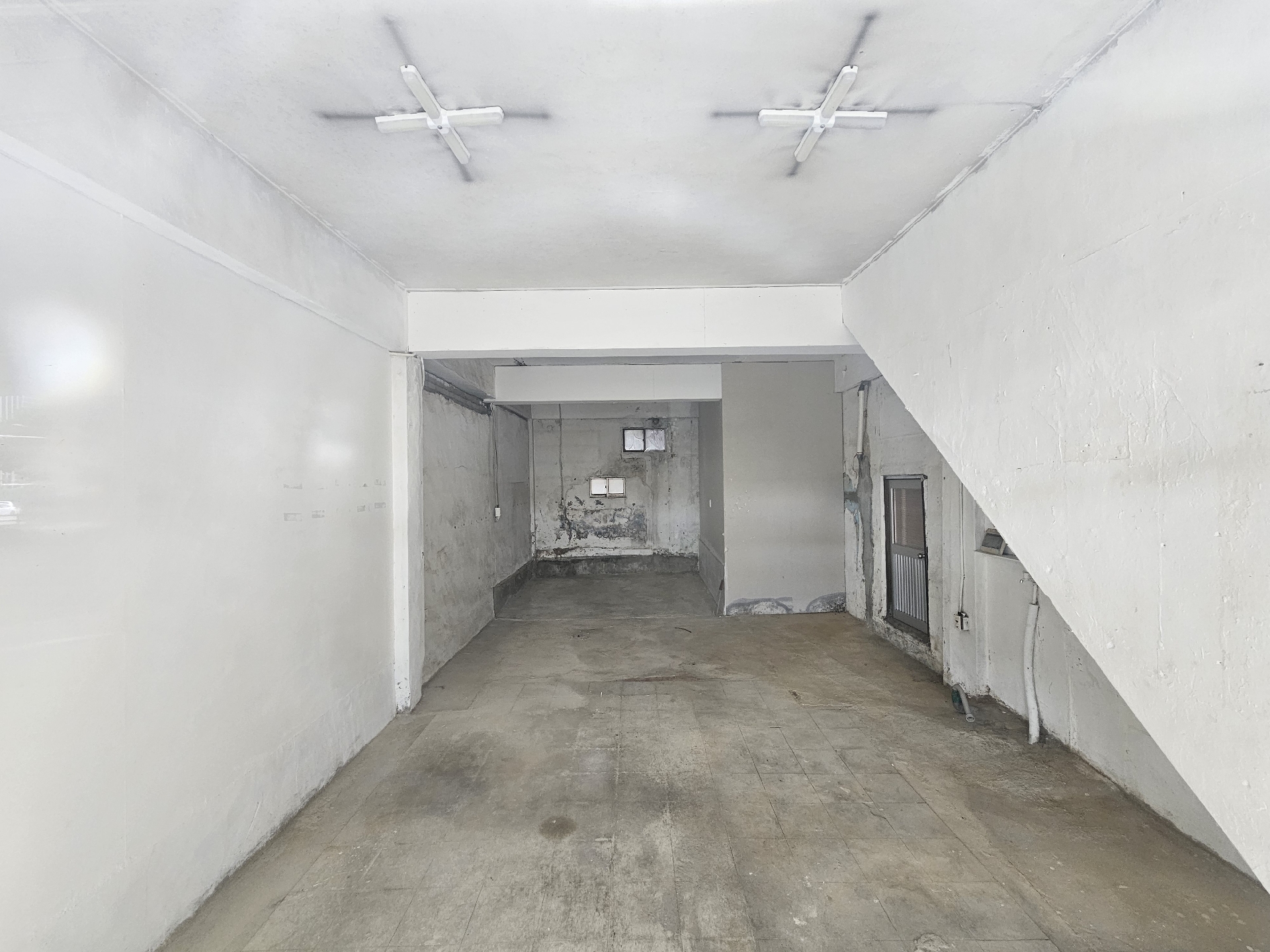 부산광역시 남구 문현동 상가 - 1