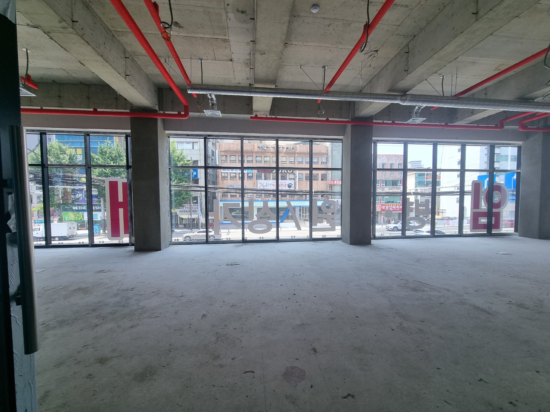 부산광역시 수영구 남천동 상가 - 1