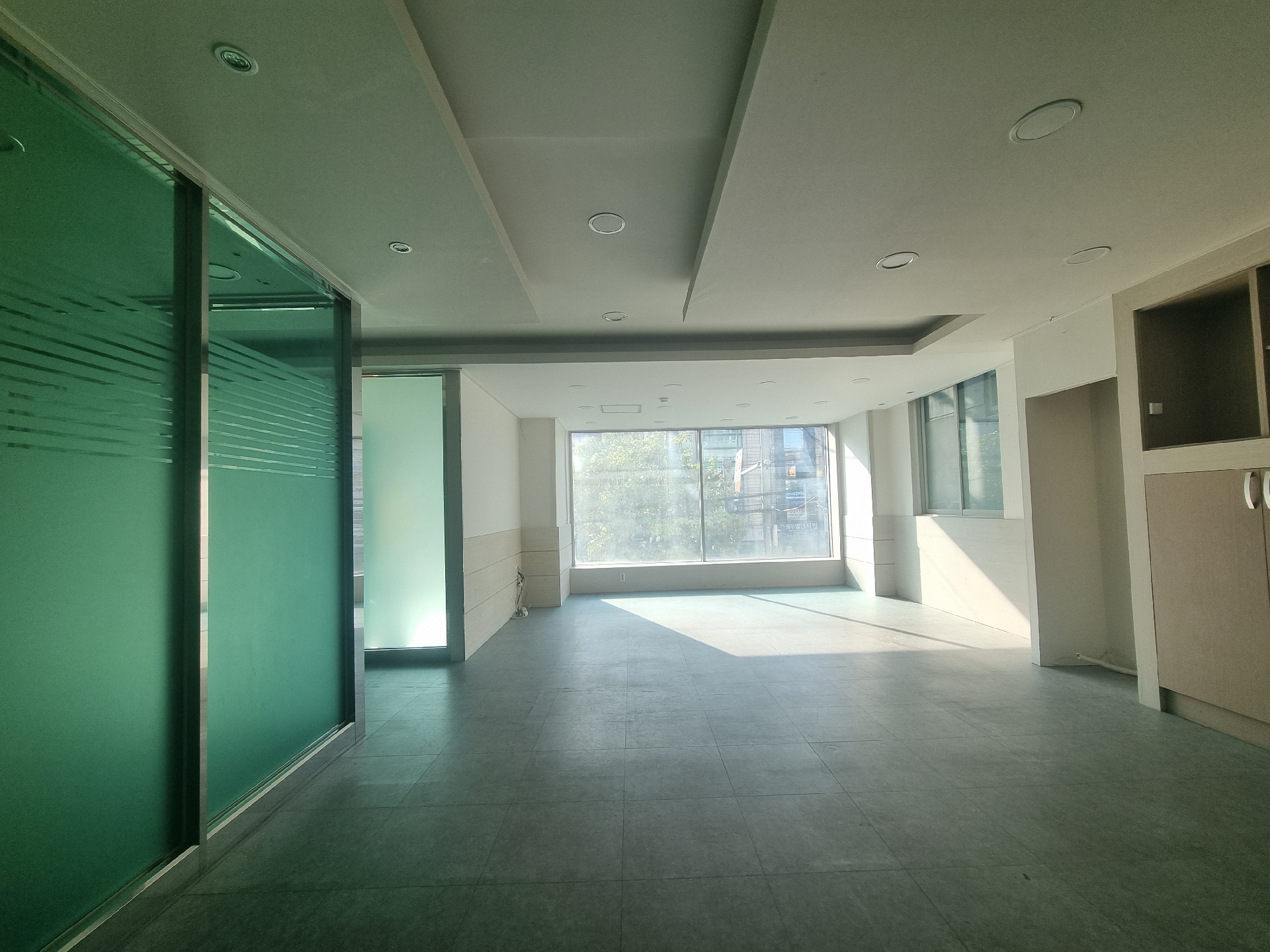 부산광역시 부산진구 부전동 상가 - 1