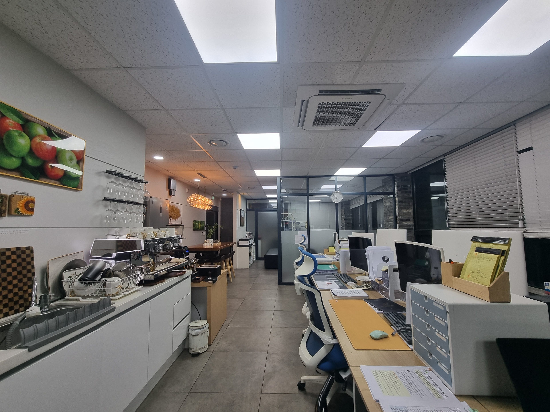 부산광역시 부산진구 부전동 상가 - 1