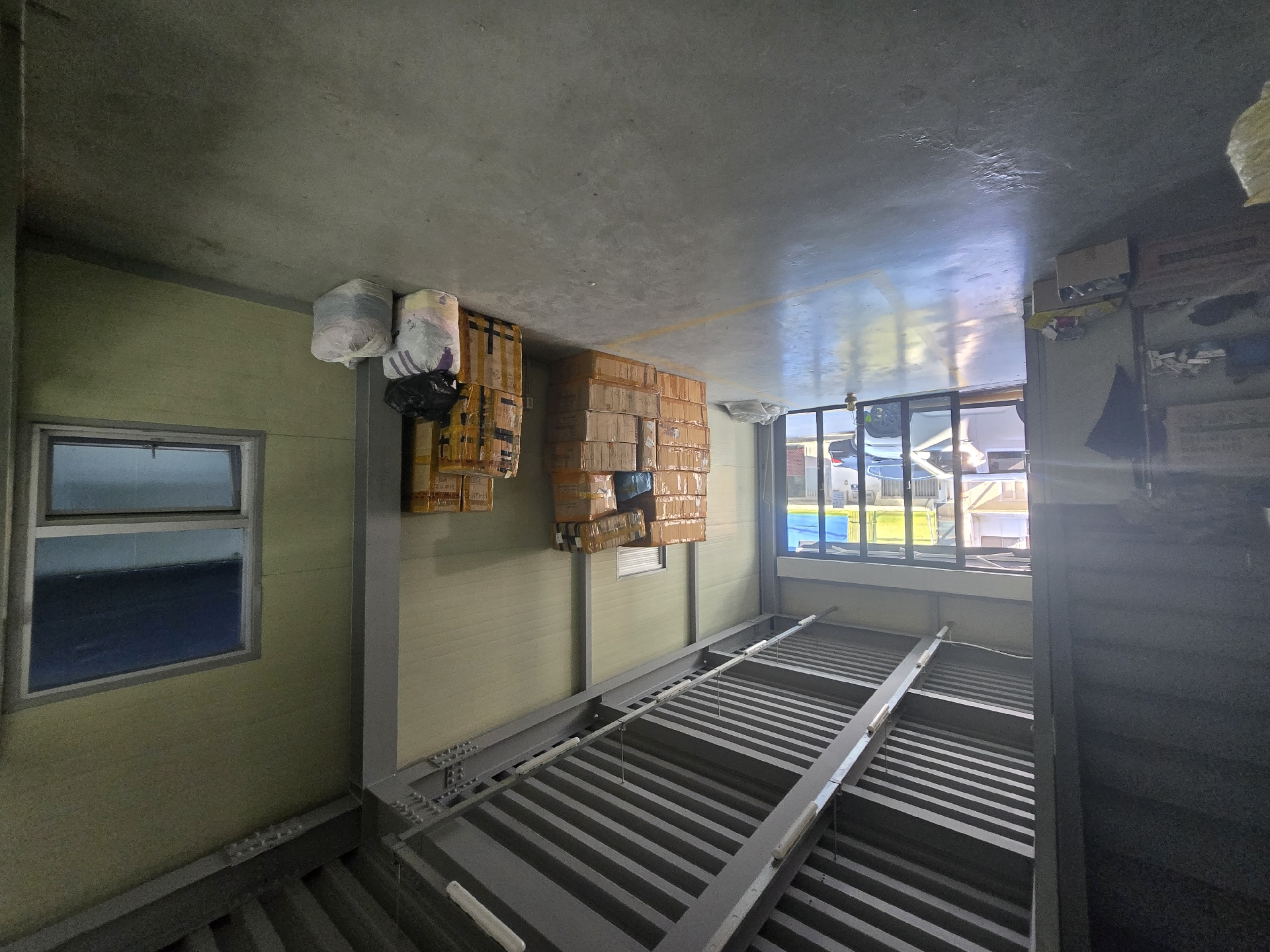 부산광역시 동구 범일동 상가 - 1