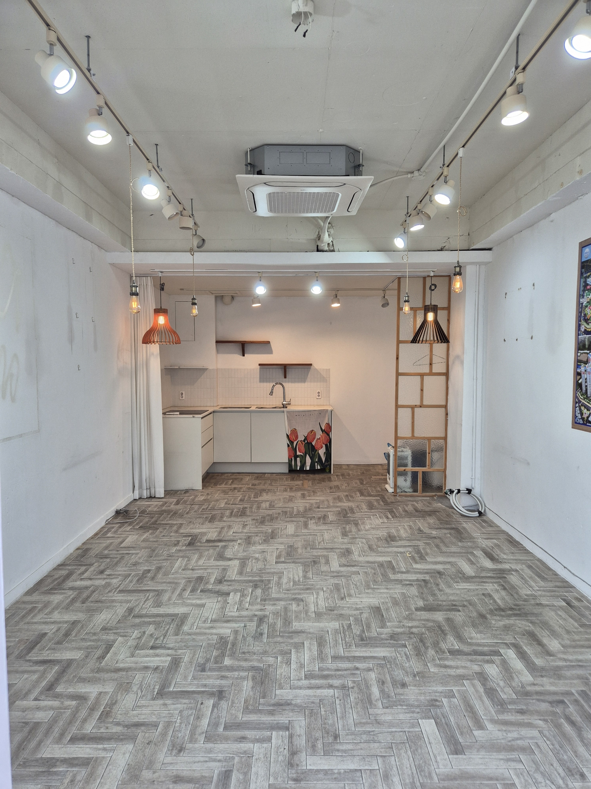 부산광역시 연제구 연산동 상가 - 1