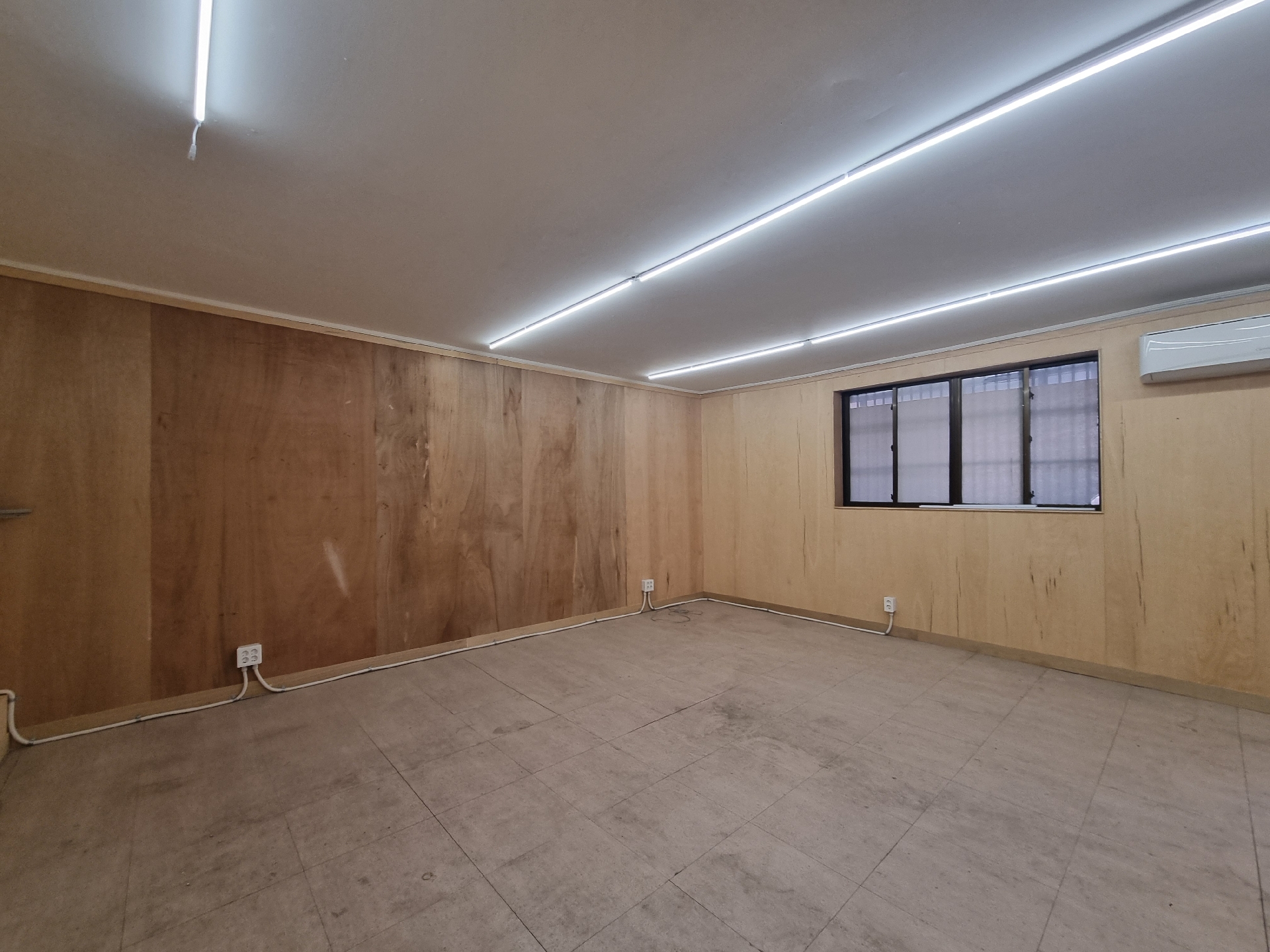 부산광역시 부산진구 전포동 상가 - 1