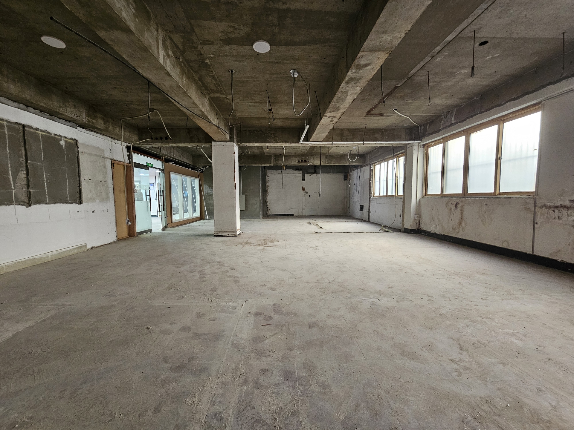 부산광역시 부산진구 부전동 상가 - 1