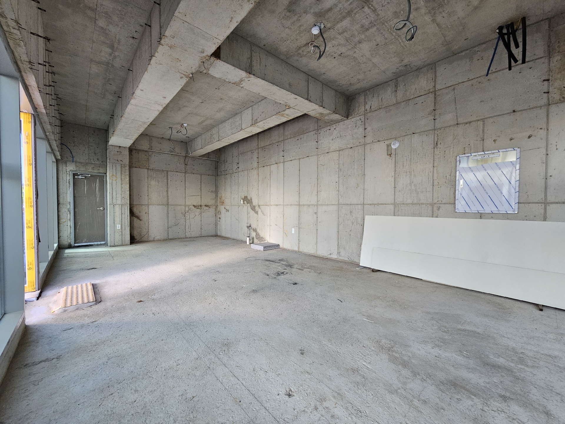 부산광역시 부산진구 전포동 상가 - 1