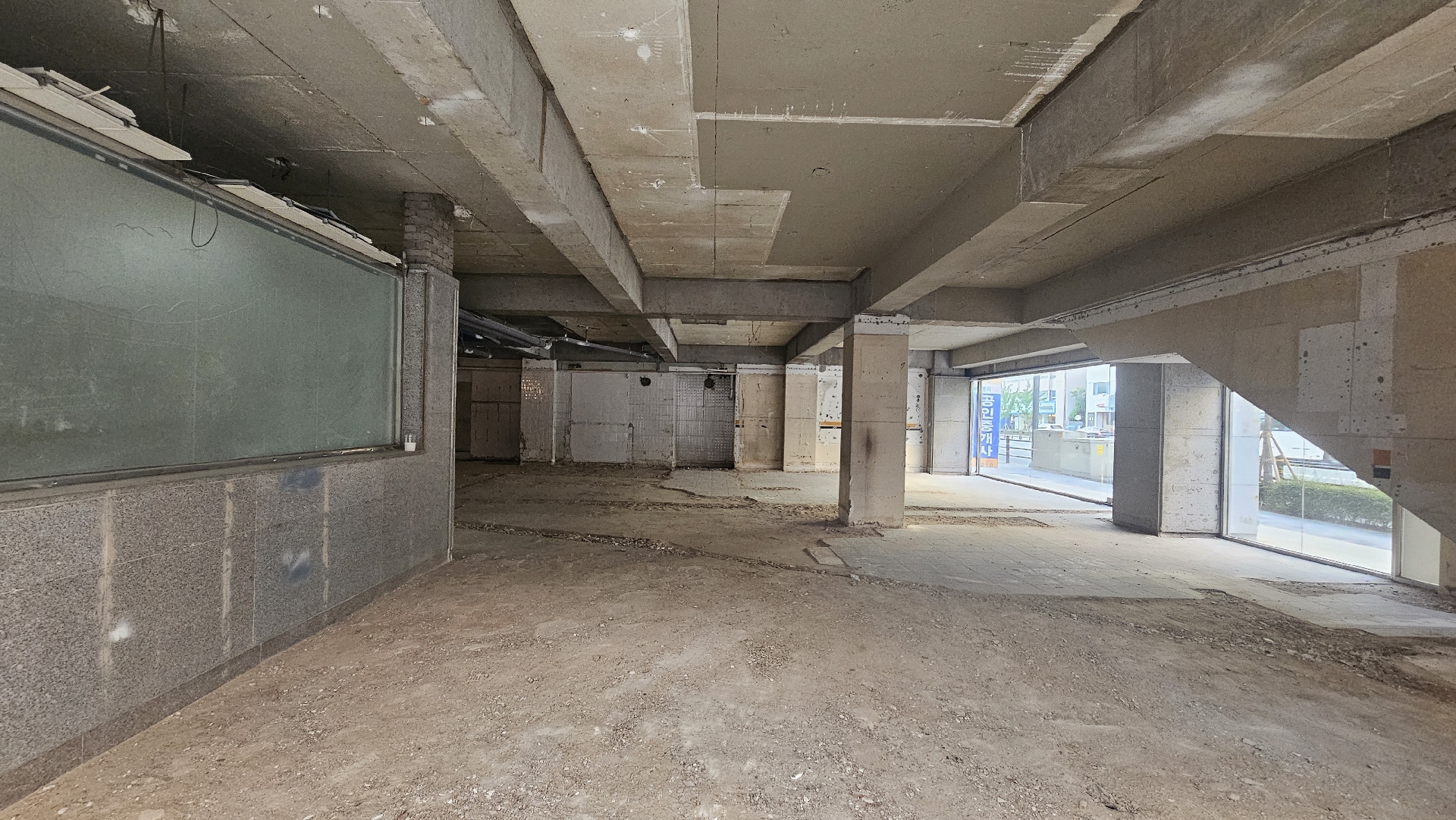 부산광역시 연제구 연산동 상가 - 1