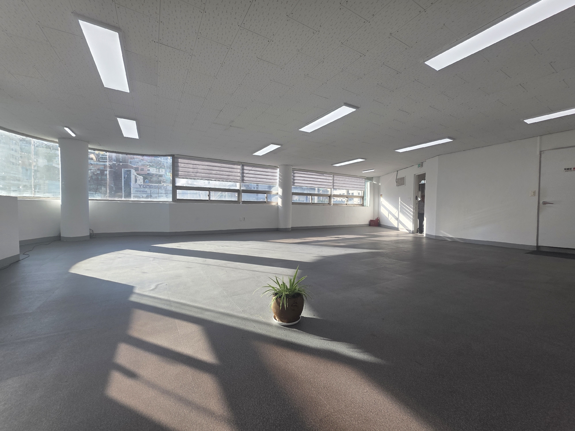 부산광역시 동구 좌천동 사무실 썸네일 7