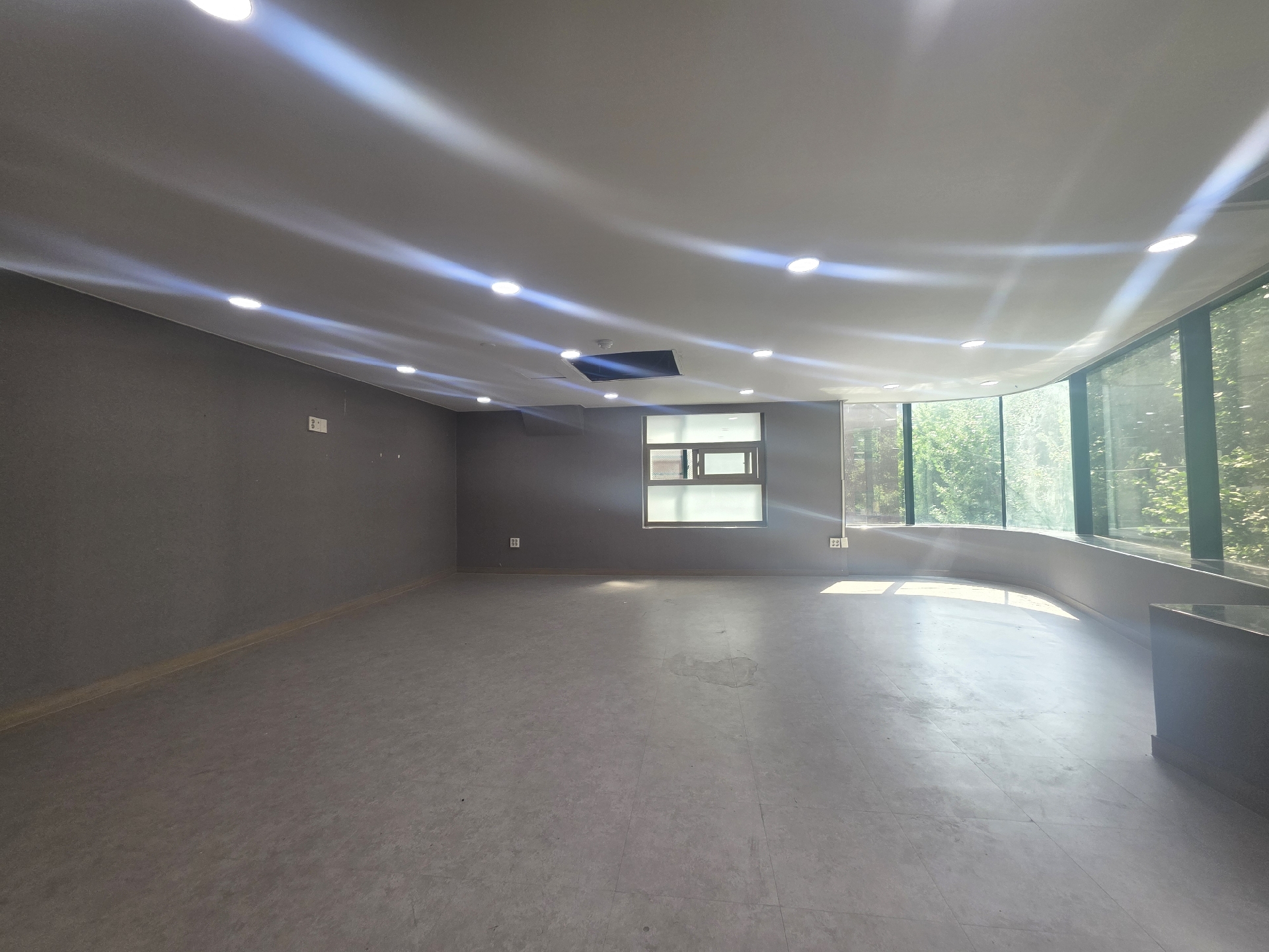 부산광역시 동구 초량동 상가 - 1