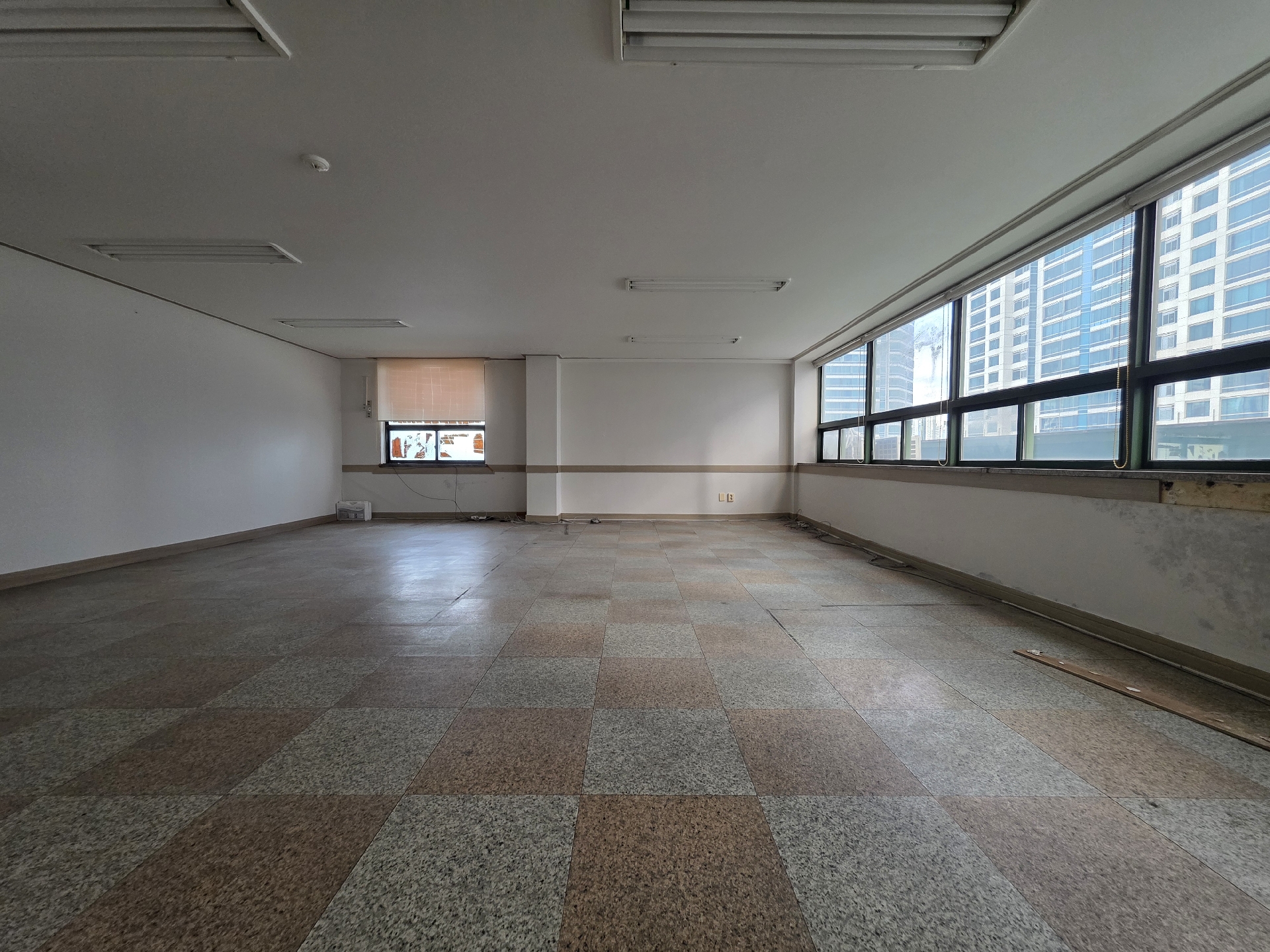 부산광역시 부산진구 부전동 사무실 - 1