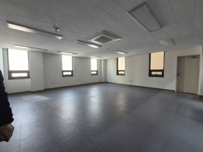 부산광역시 중구 중앙동4가 81-21 (주)굿어스사옥 상가