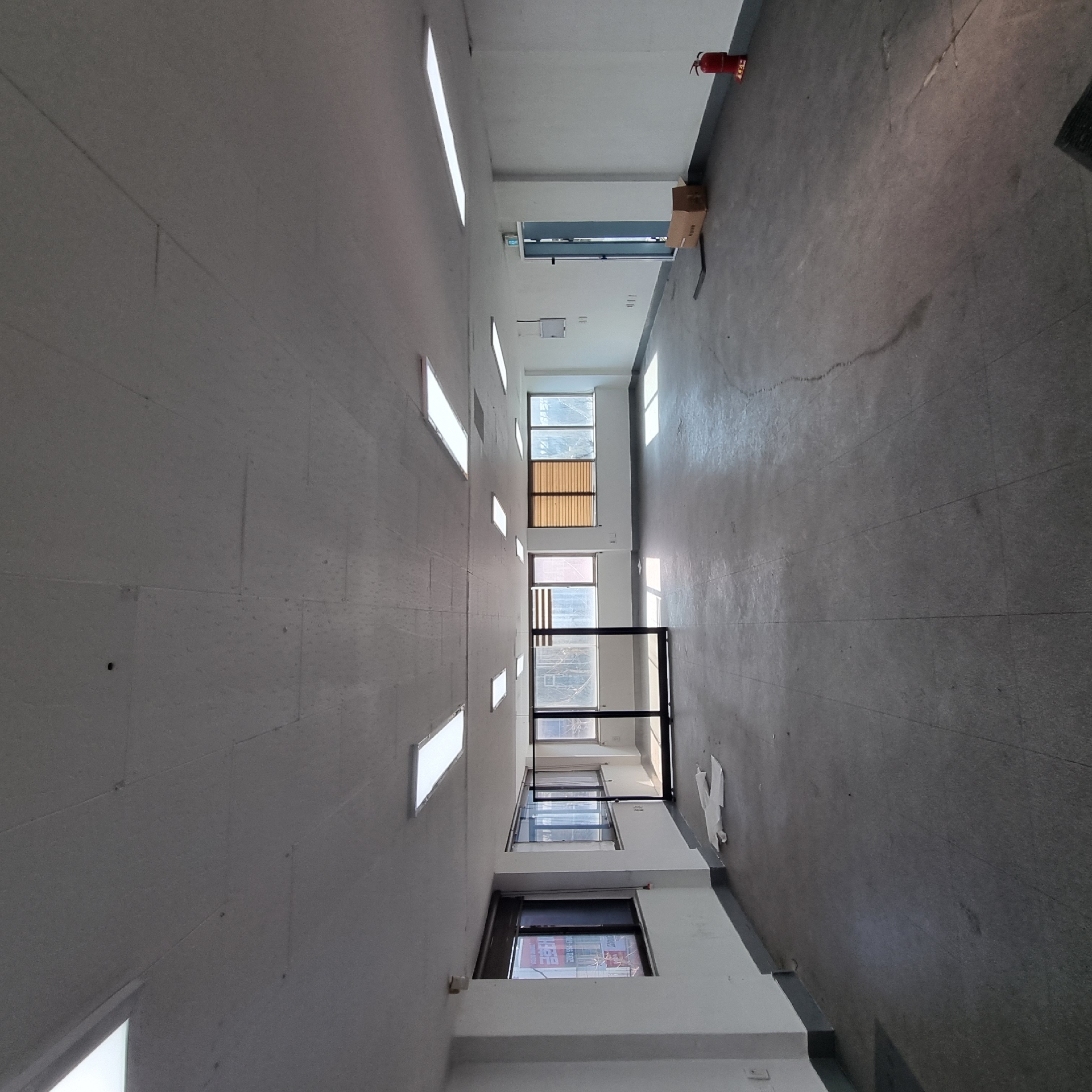 부산광역시 동래구 수안동 사무실 - 1