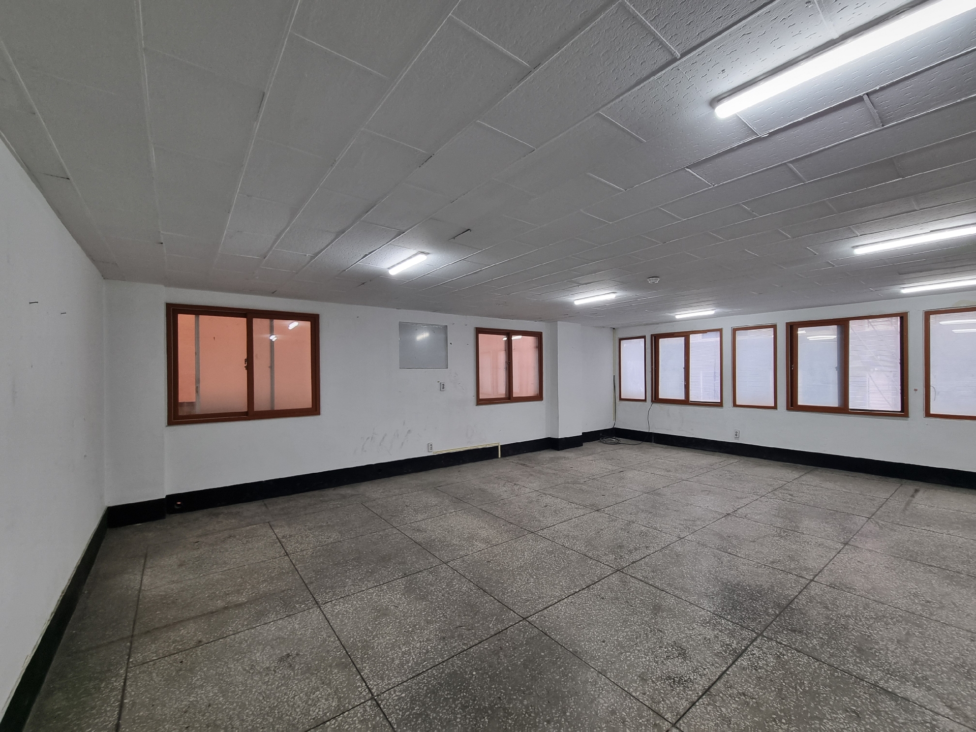 부산광역시 중구 중앙동4가 사무실 썸네일 2