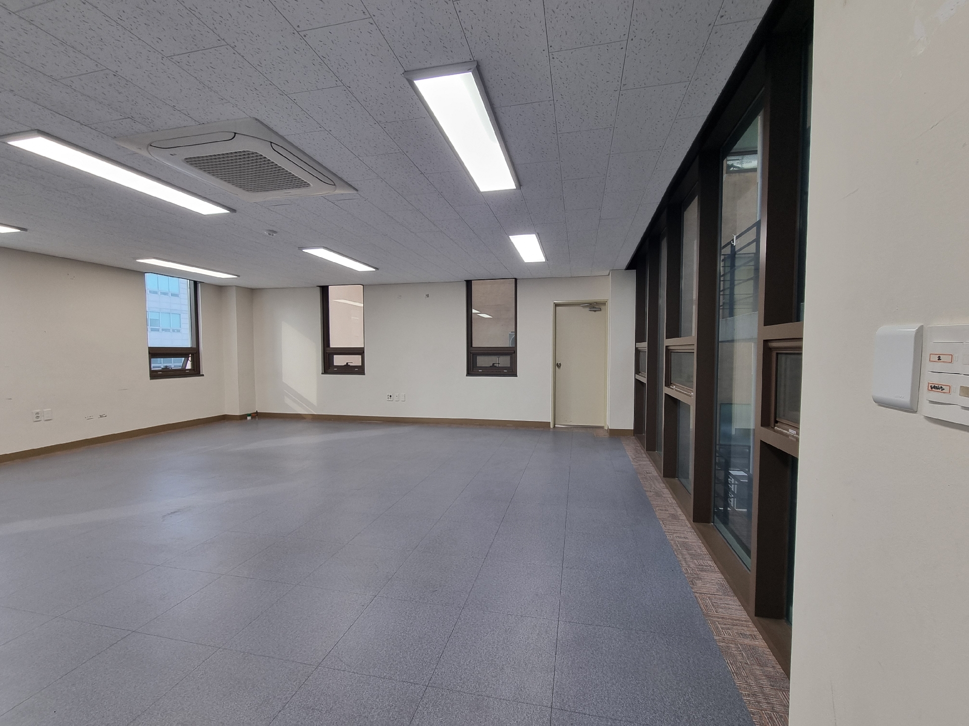 부산광역시 중구 중앙동4가 사무실 썸네일 3