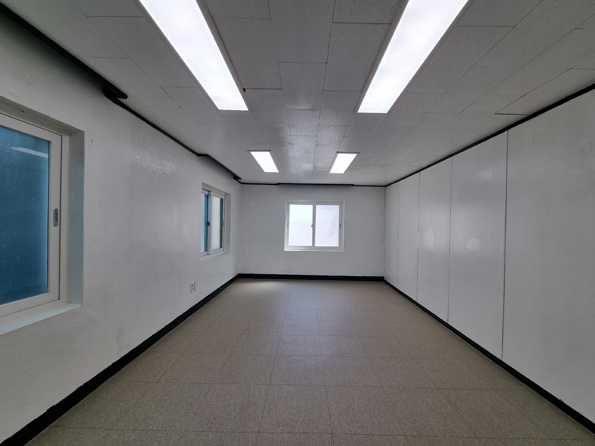 부산광역시 중구 중앙동4가 사무실 - 1