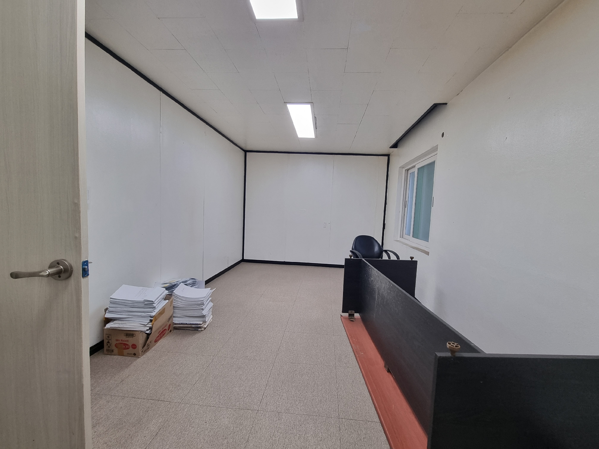 부산광역시 중구 중앙동4가 사무실 - 1