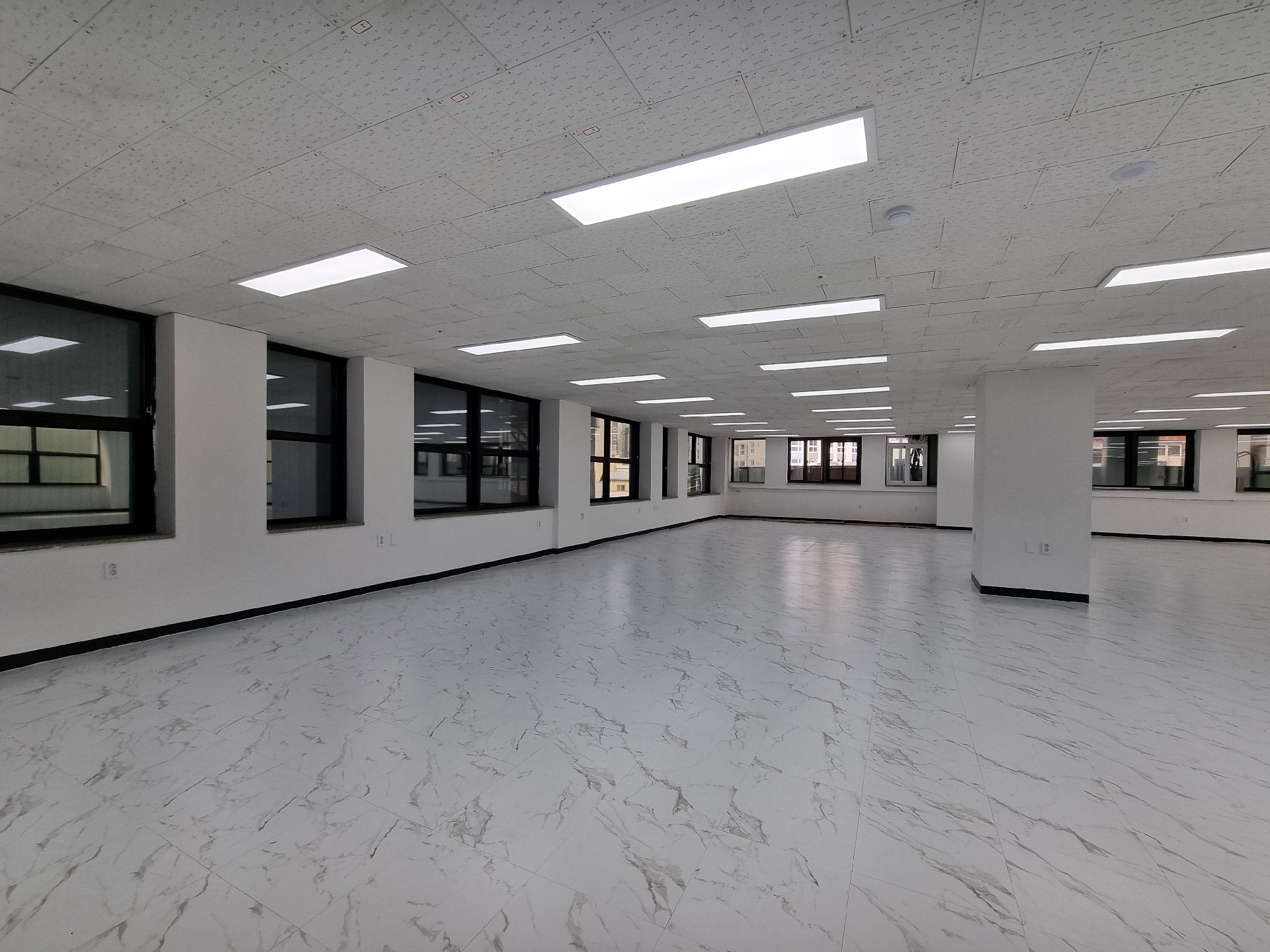 부산광역시 동구 범일동 사무실 썸네일 2