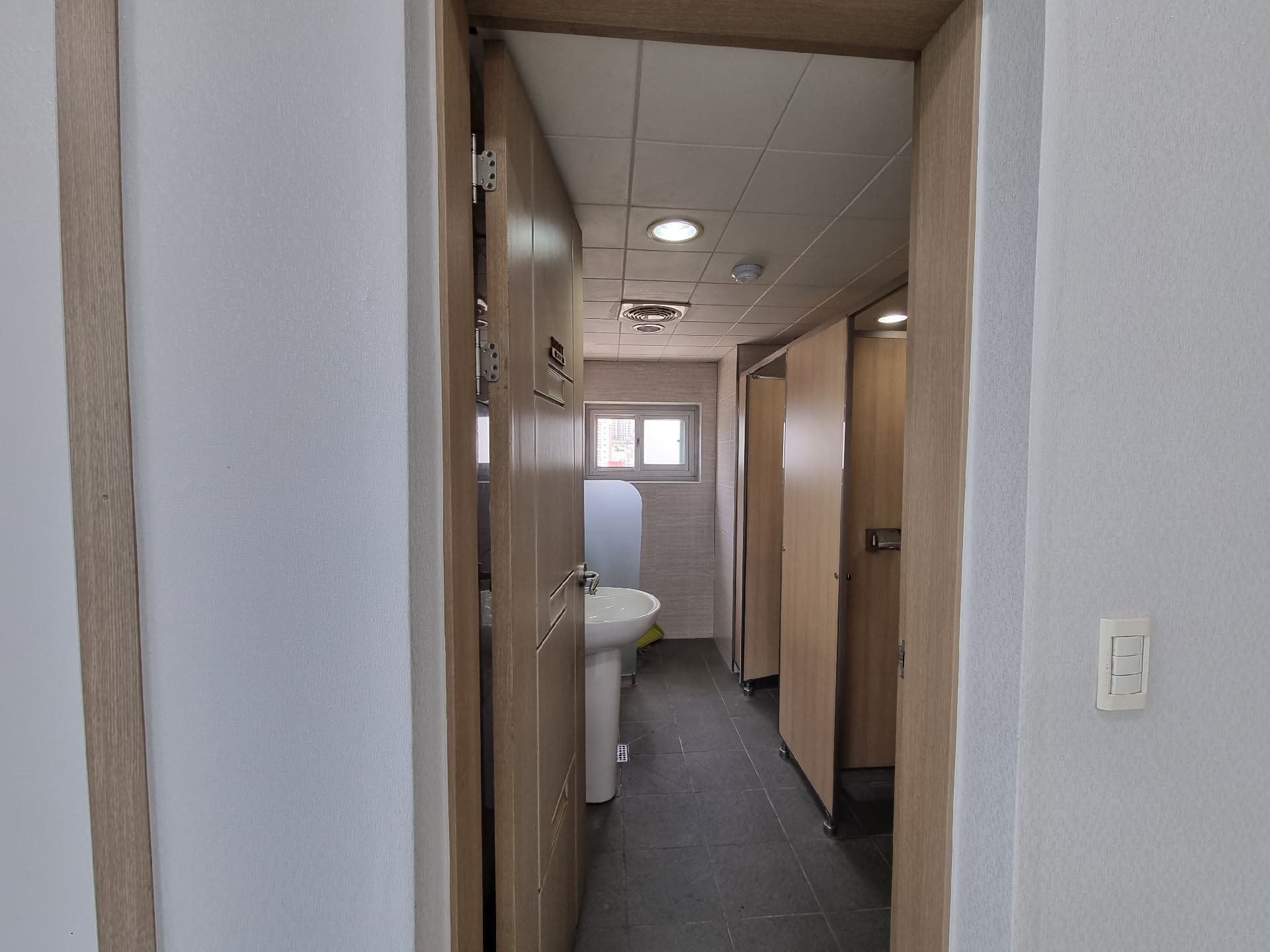 부산광역시 연제구 연산동 사무실 썸네일 3