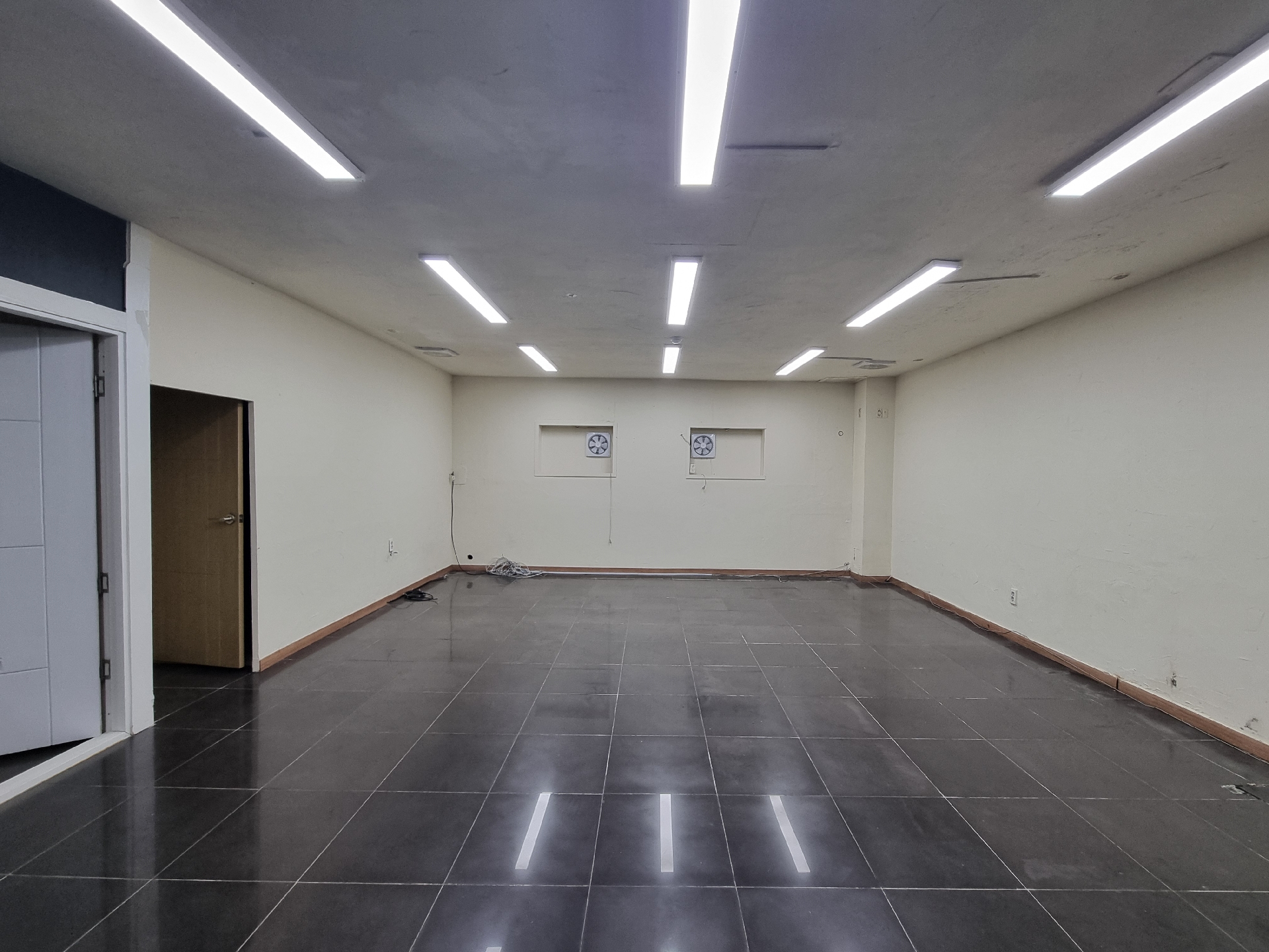 부산광역시 중구 중앙동4가 사무실 썸네일 2