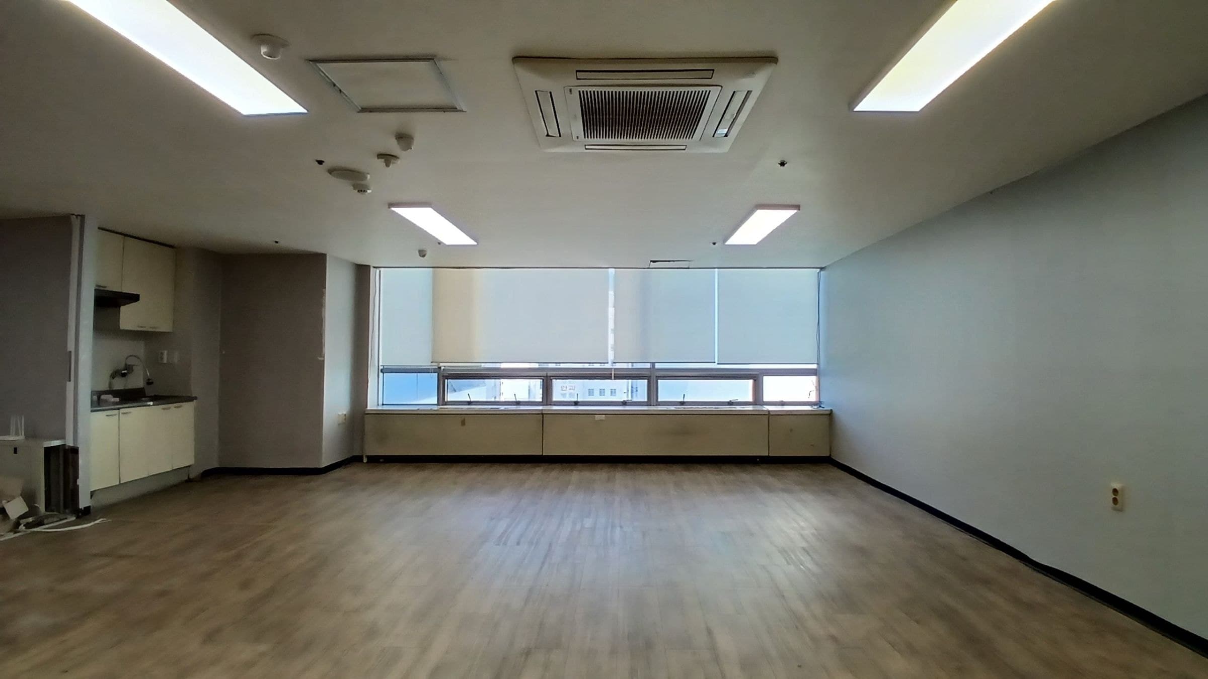 부산광역시 부산진구 부전동 상가 - 1