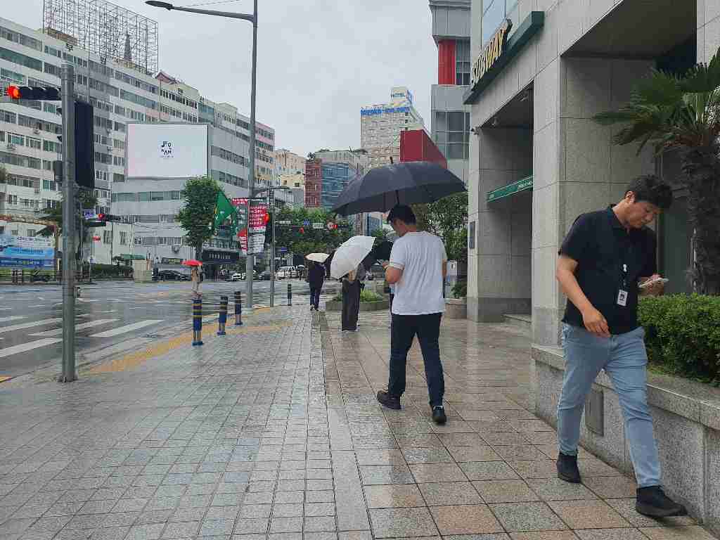 부산광역시 중구 중앙동4가 상가 썸네일 2