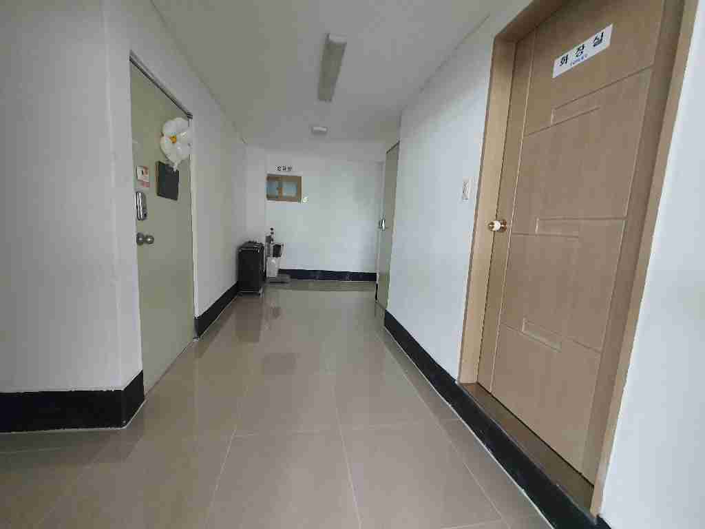 부산광역시 중구 중앙동4가 사무실 썸네일 2