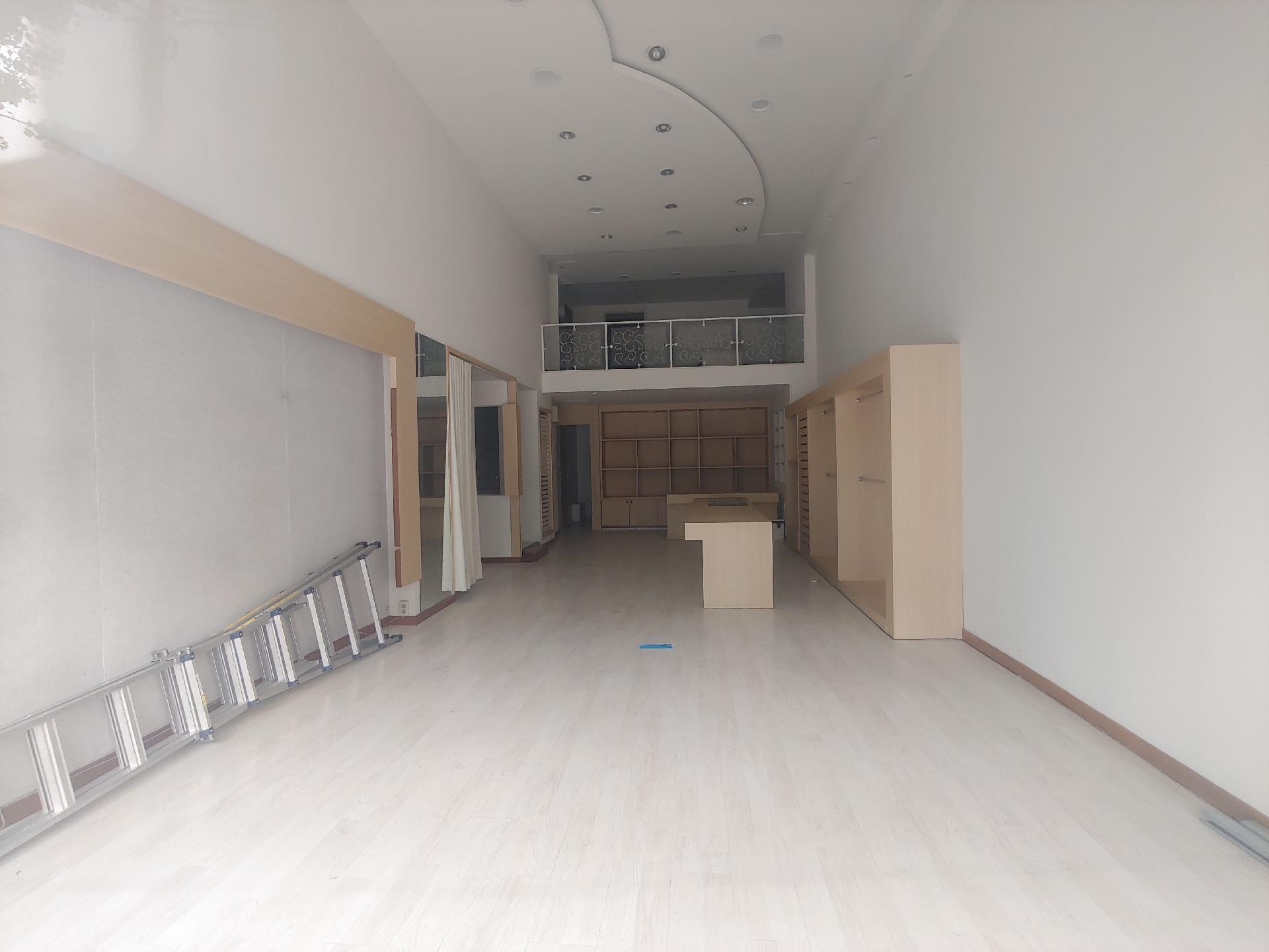 부산광역시 동구 범일동 상가 - 1