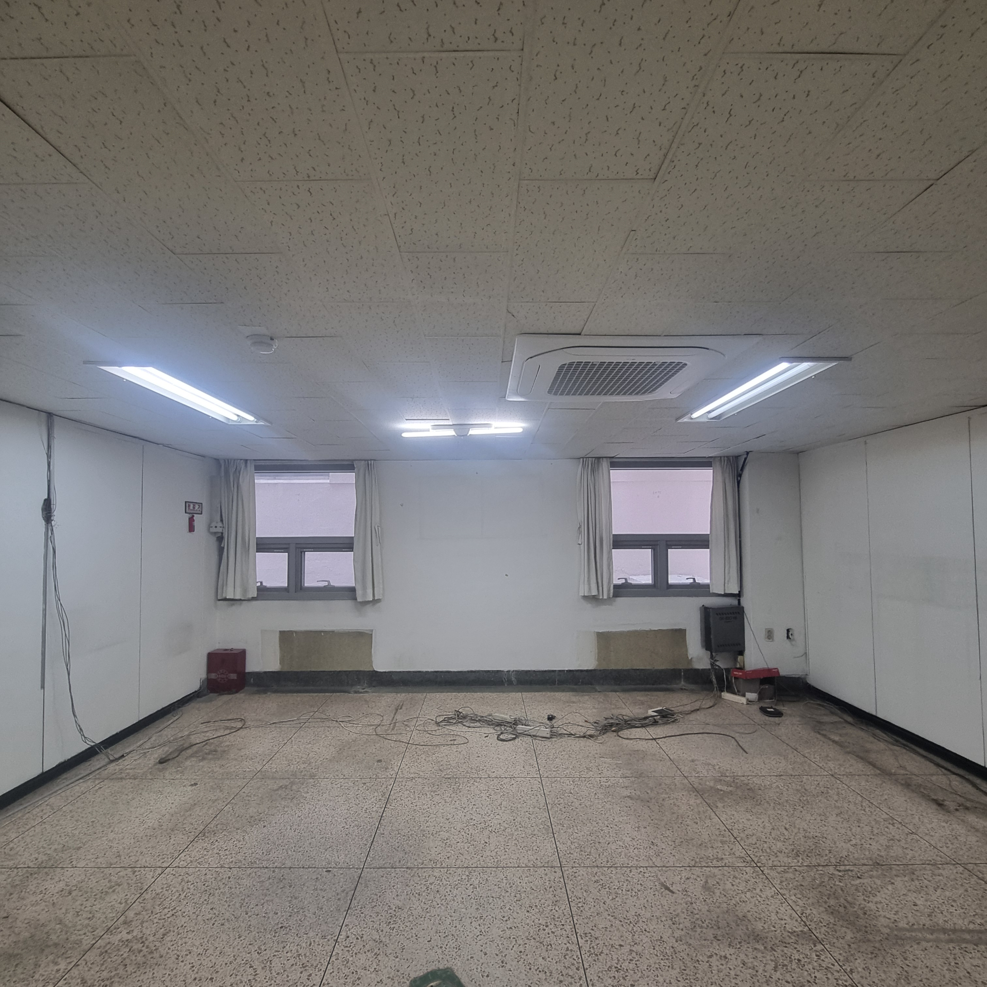 부산광역시 중구 중앙동4가 사무실 - 1