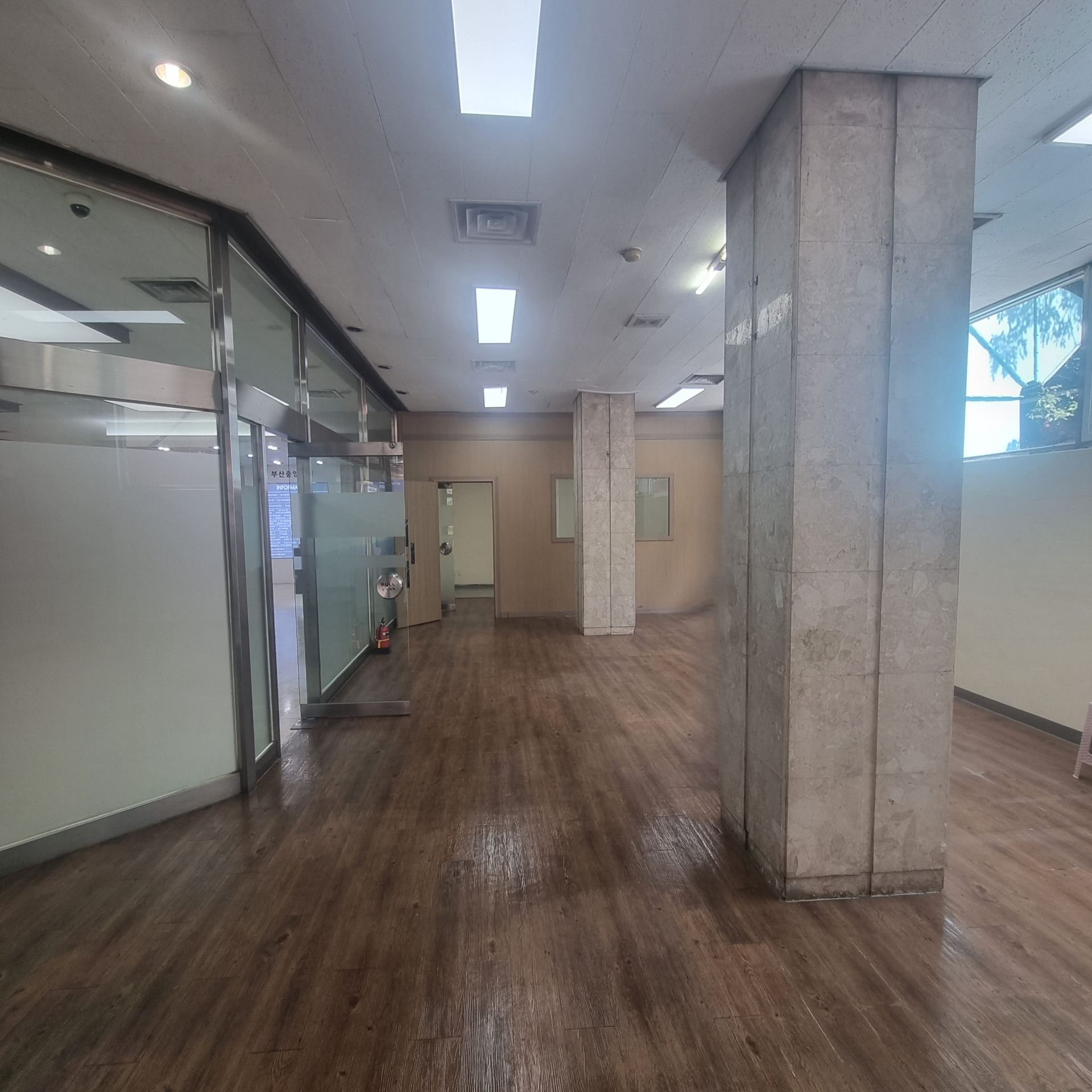 부산광역시 중구 대창동1가 상가 썸네일 3