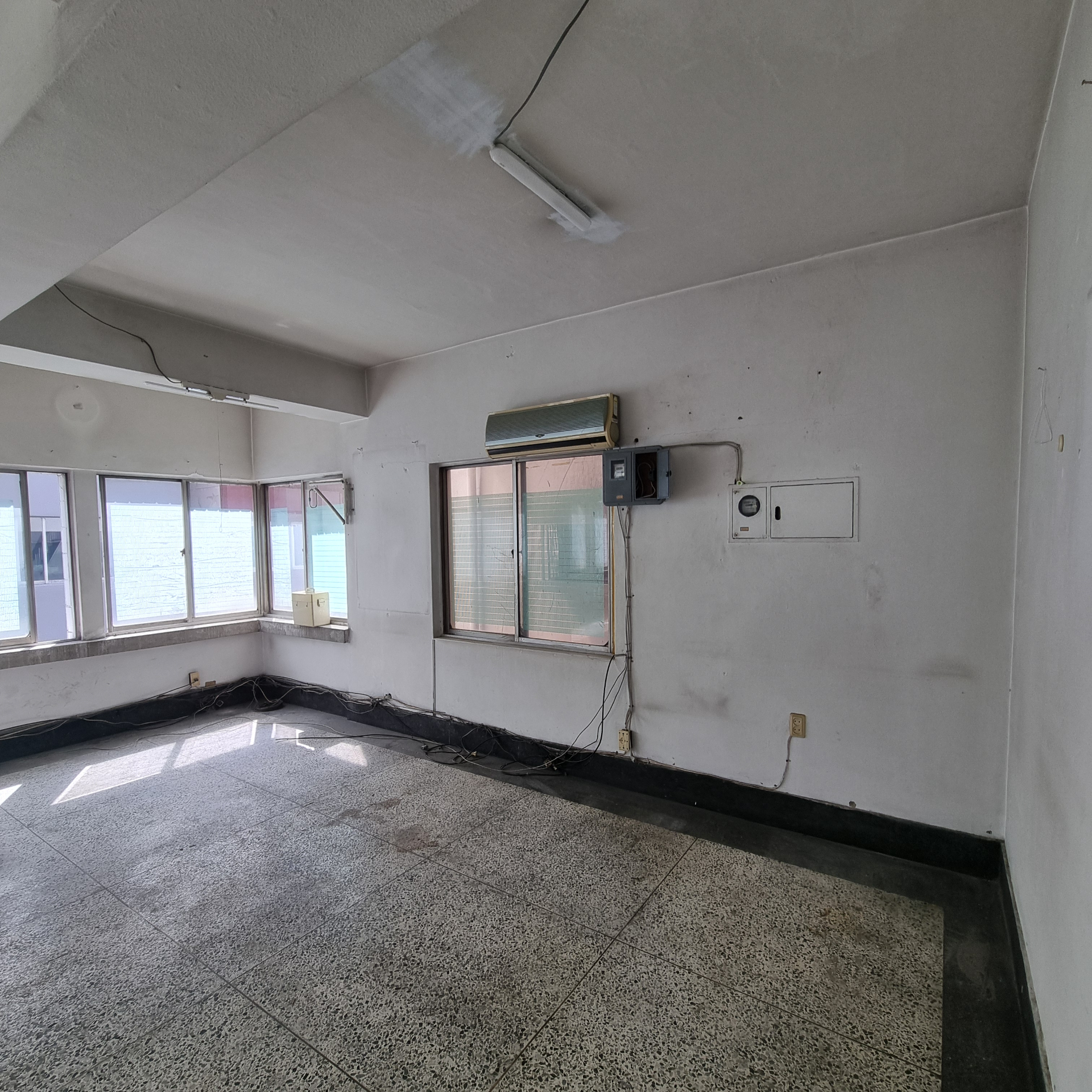 부산광역시 중구 중앙동4가 사무실 썸네일 2