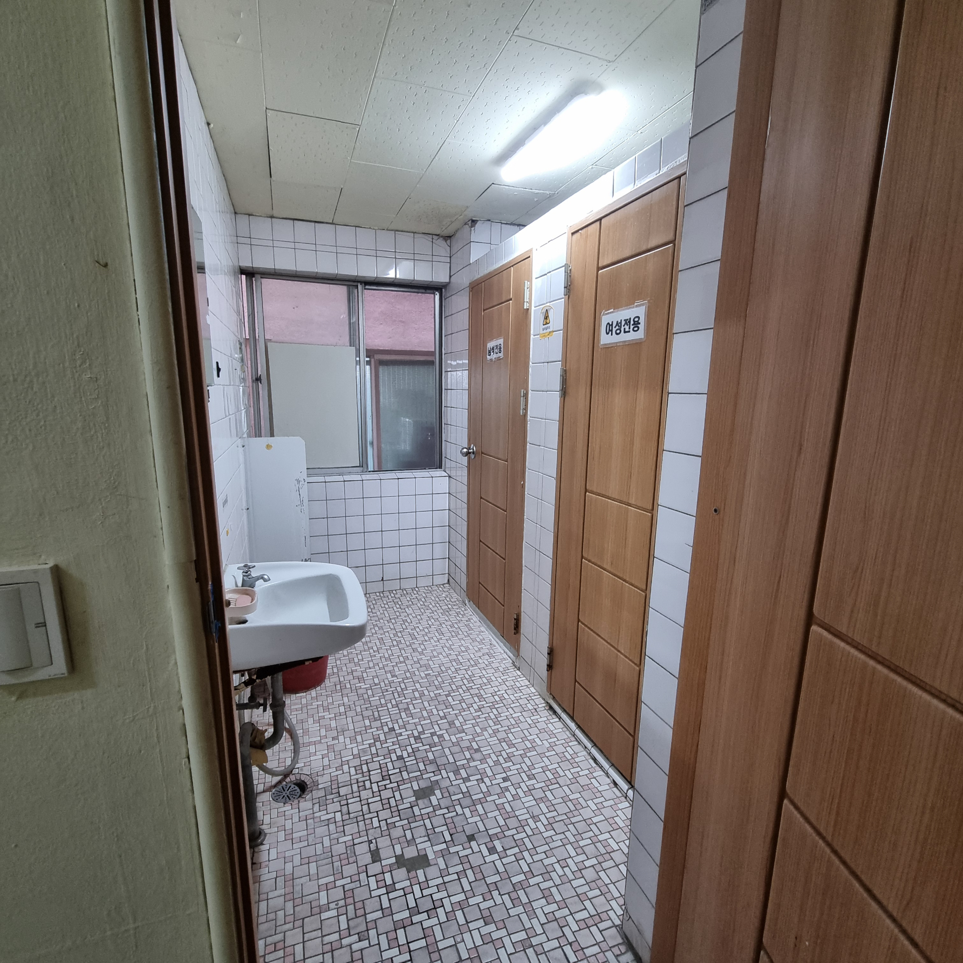 부산광역시 중구 중앙동4가 사무실 썸네일 6