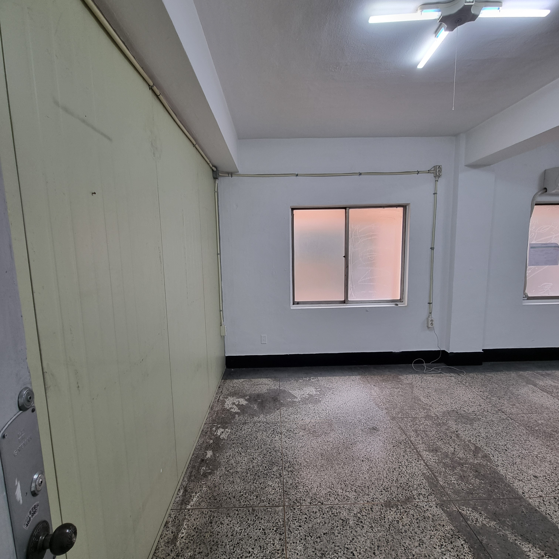 부산광역시 중구 중앙동4가 사무실 썸네일 2