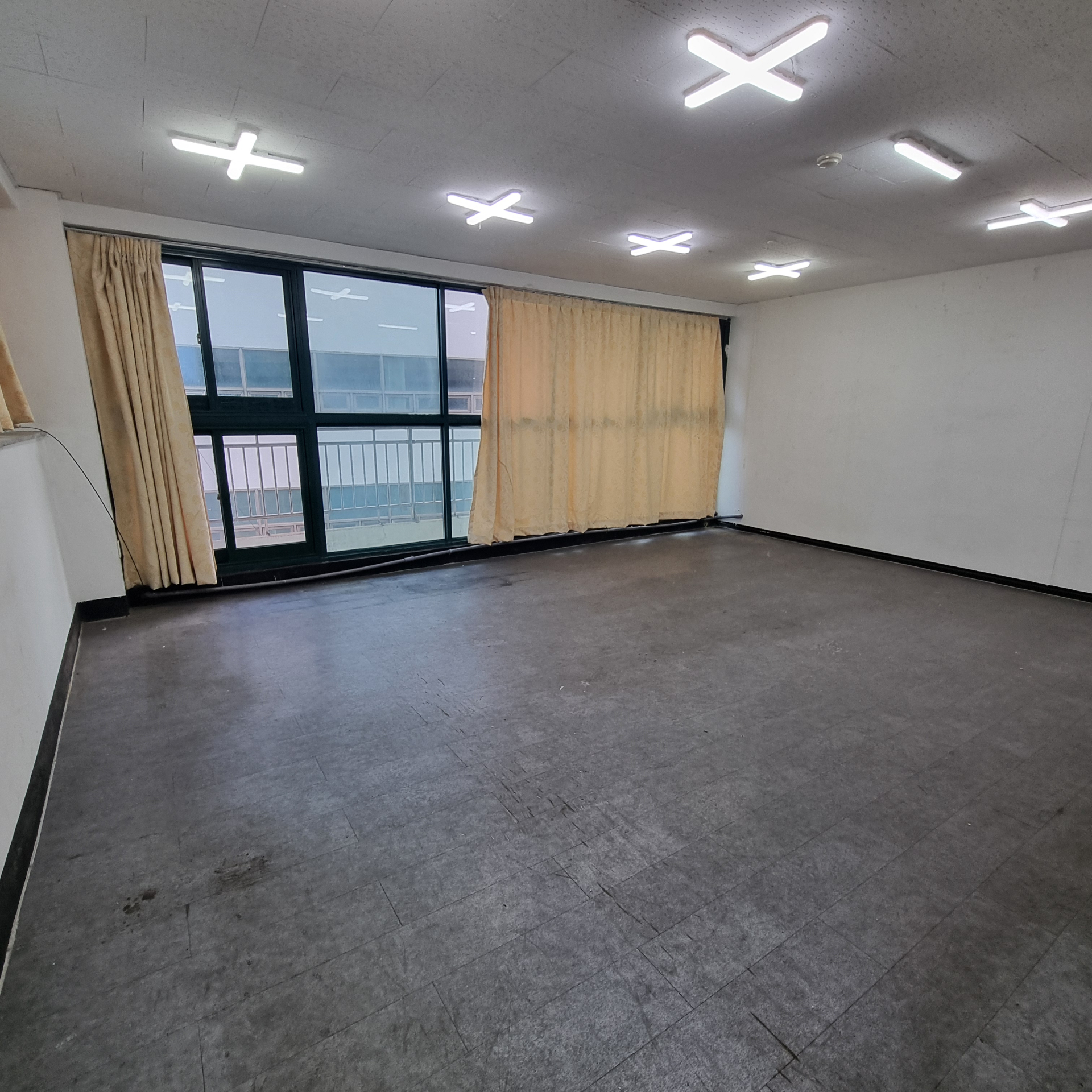 부산광역시 남구 문현동 사무실 - 1