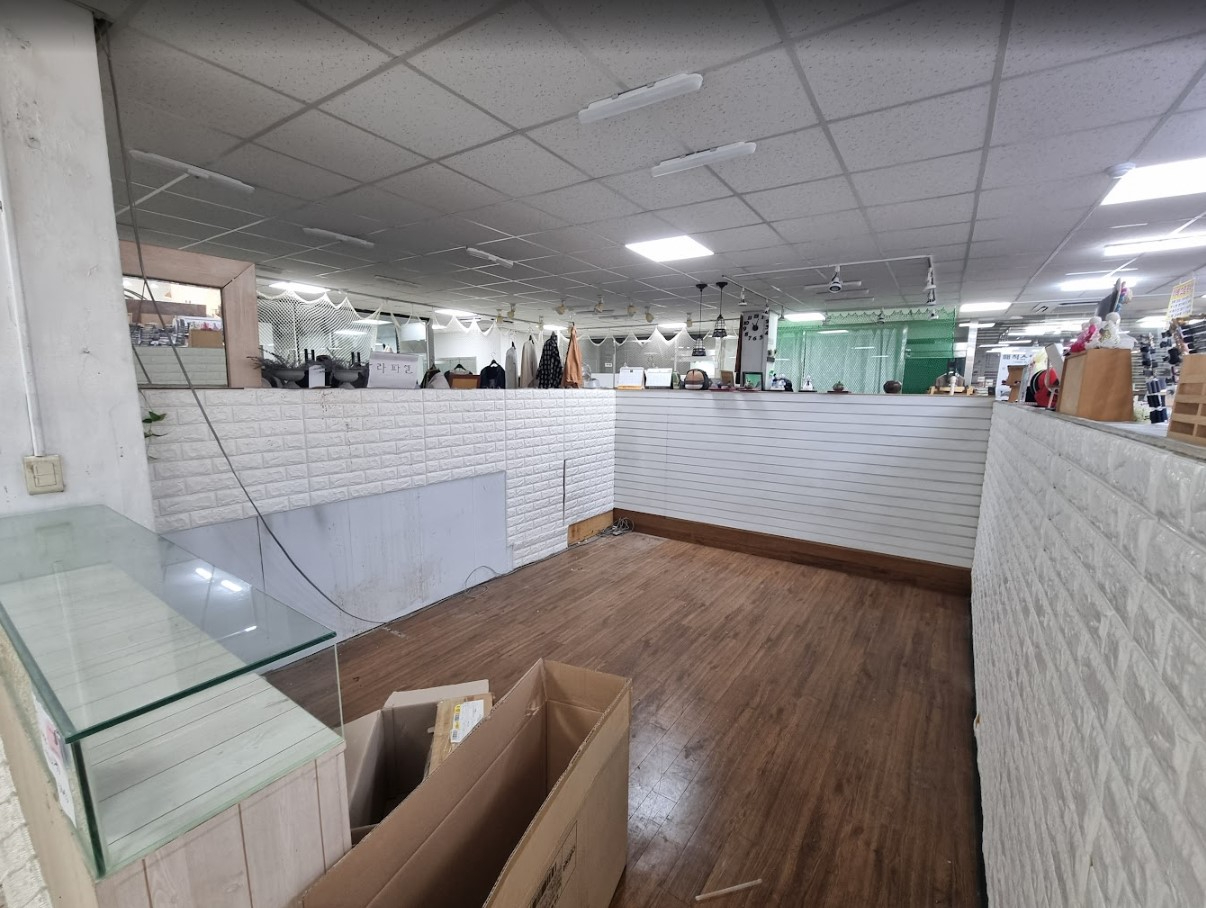 부산광역시 수영구 남천동 상가 - 1