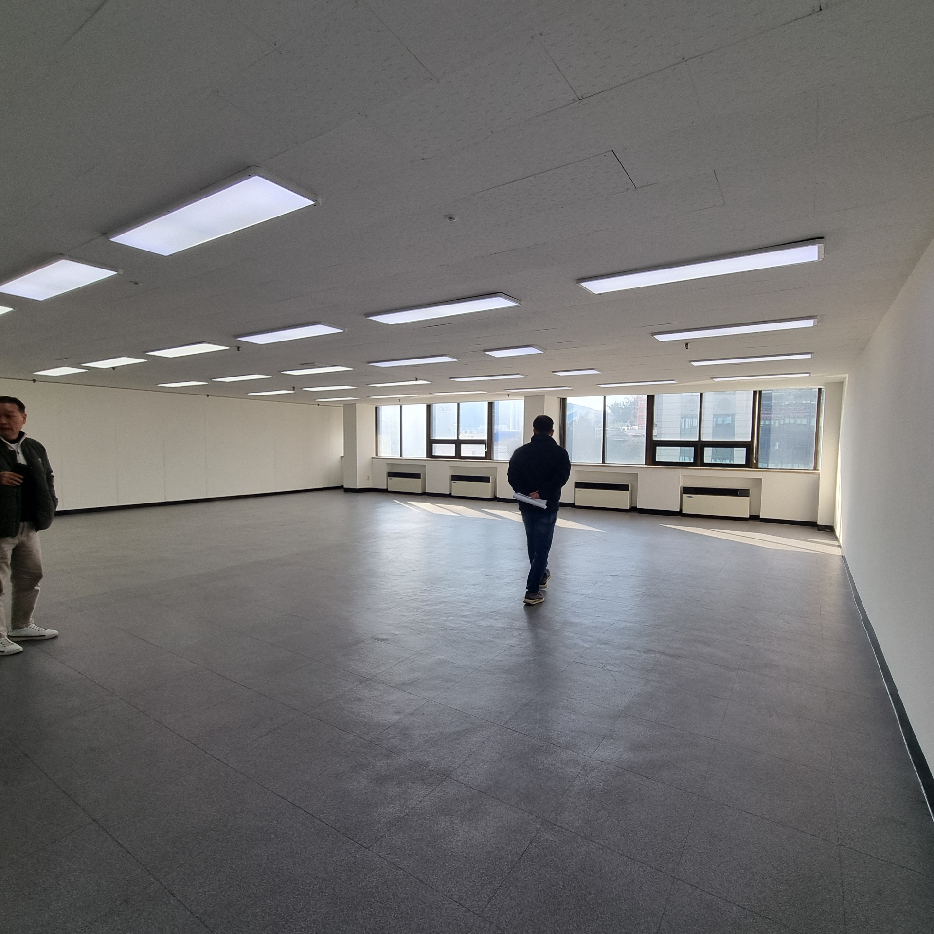 부산광역시 중구 중앙동4가 사무실 - 1