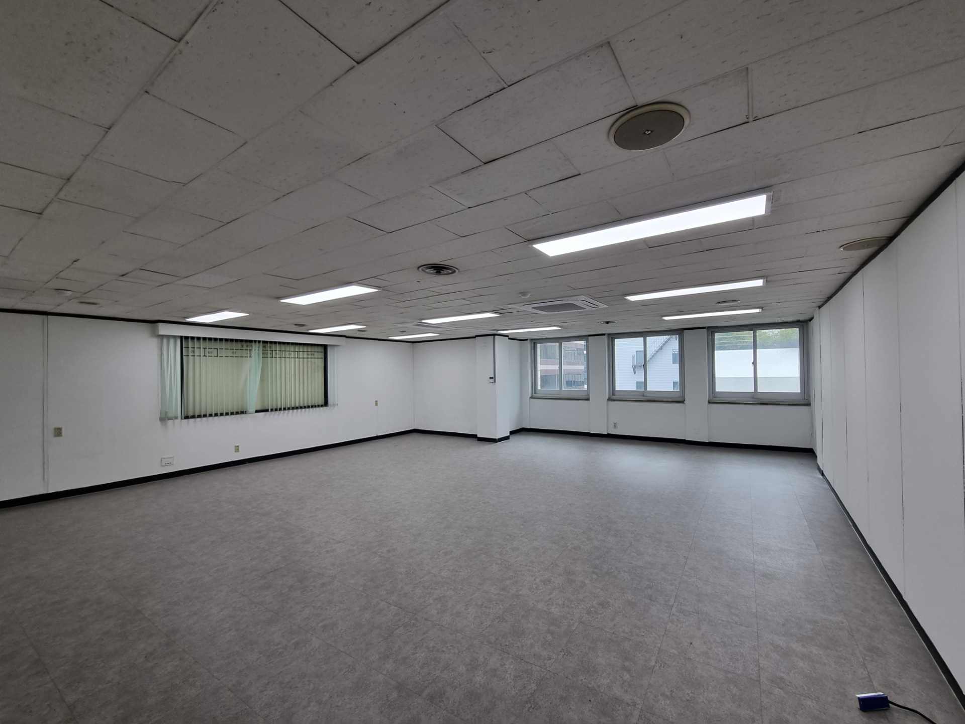 부산광역시 동구 초량동 사무실 - 1