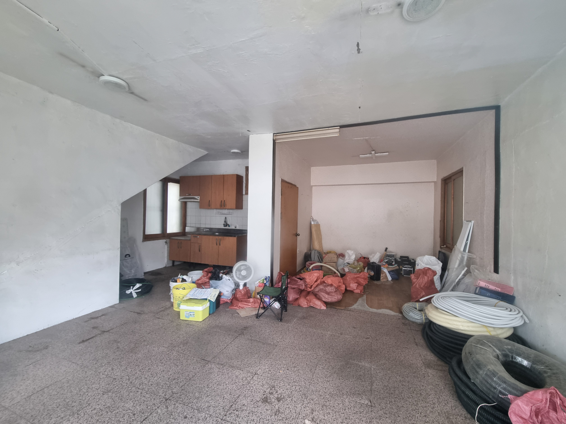 부산광역시 중구 영주동 상가 - 1