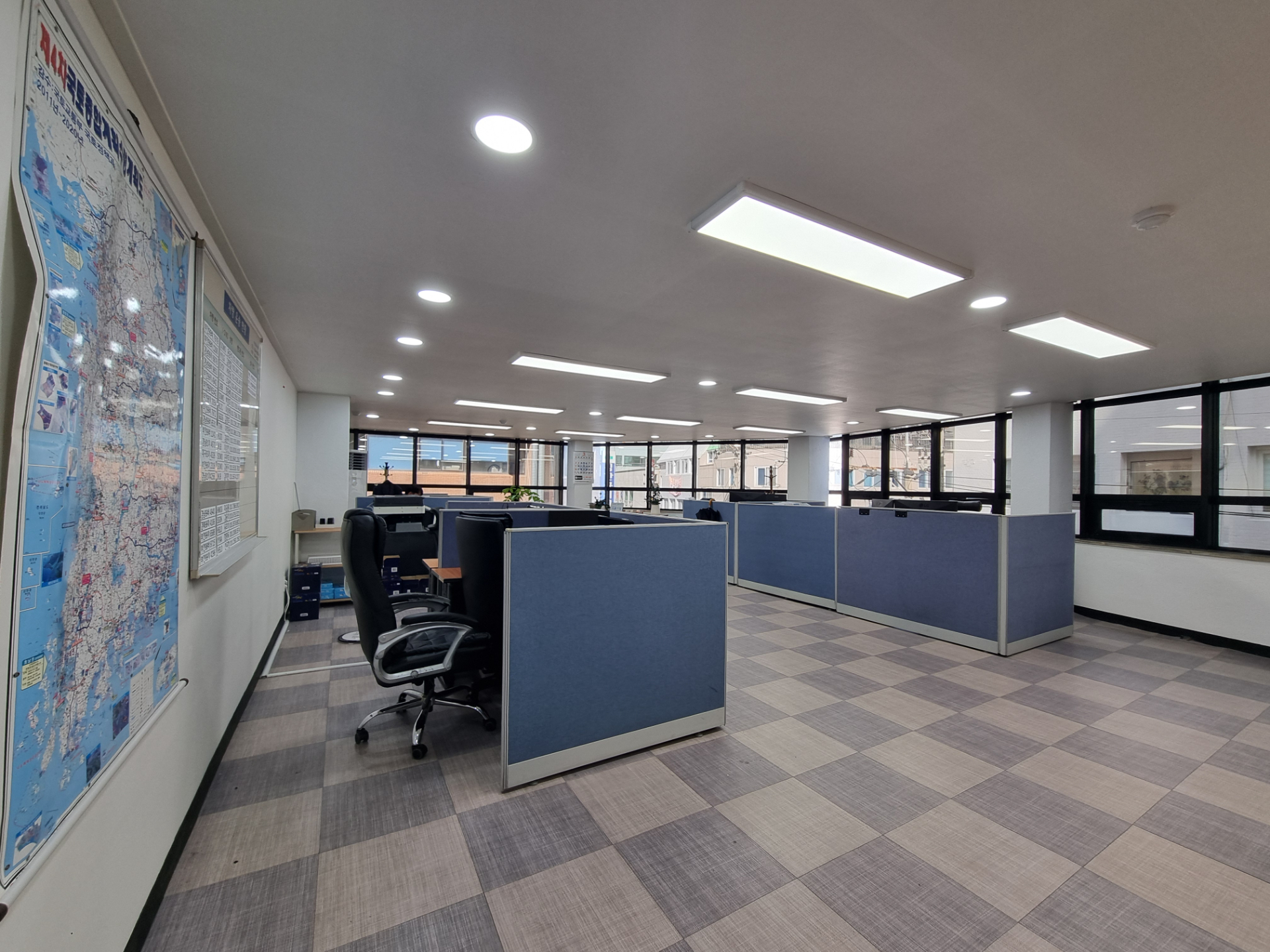 부산광역시 중구 중앙동4가 사무실 썸네일 2