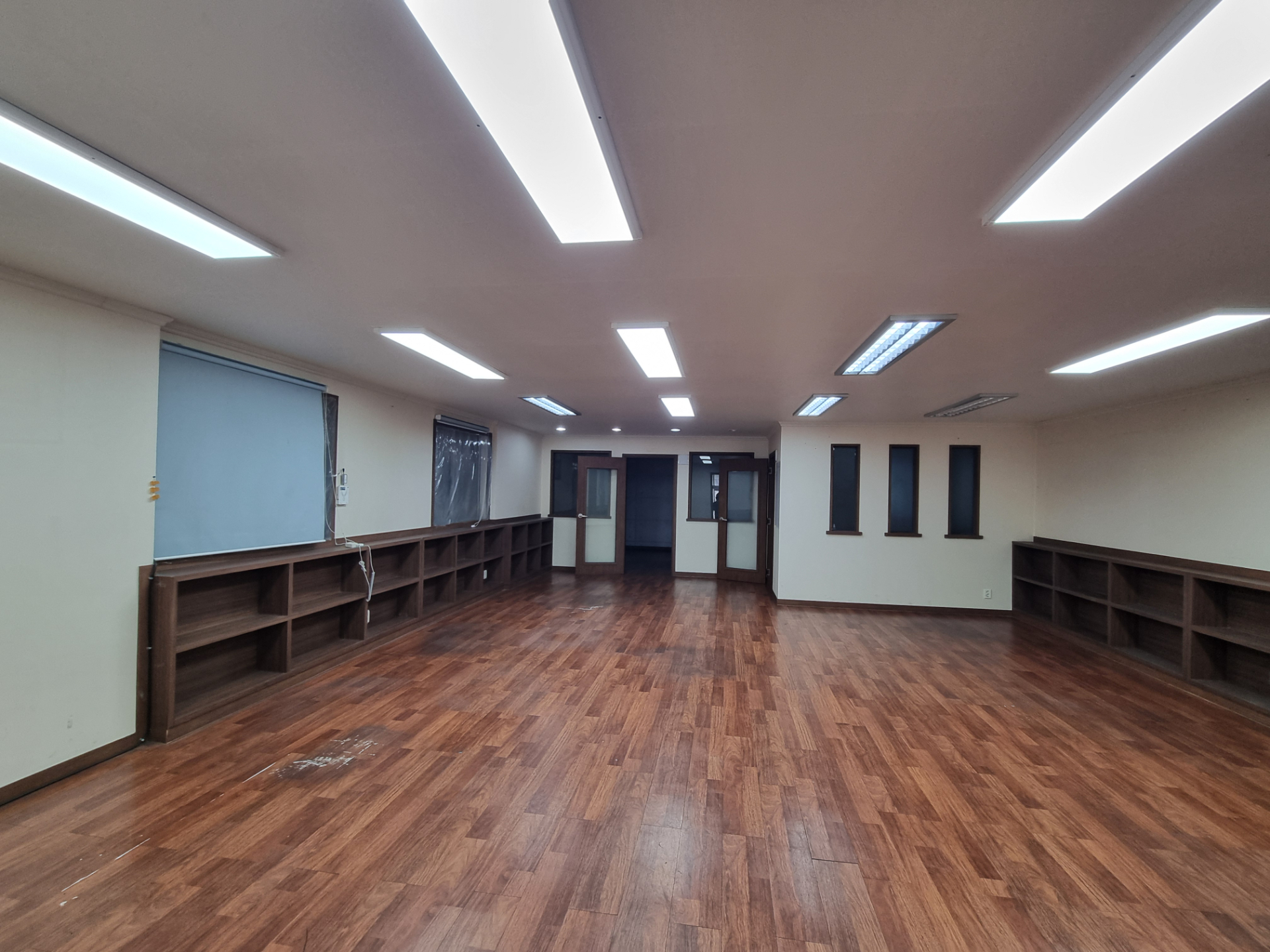 부산광역시 중구 중앙동4가 사무실 - 1