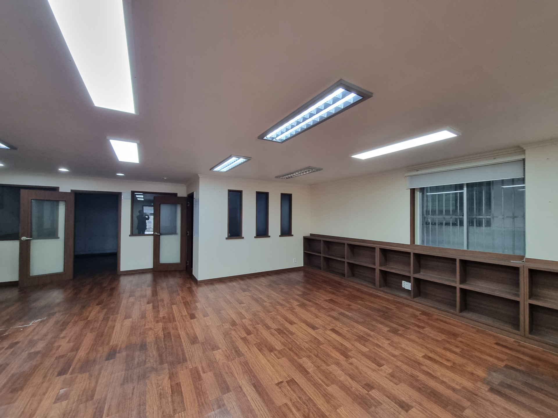 부산광역시 중구 중앙동4가 사무실 썸네일 2