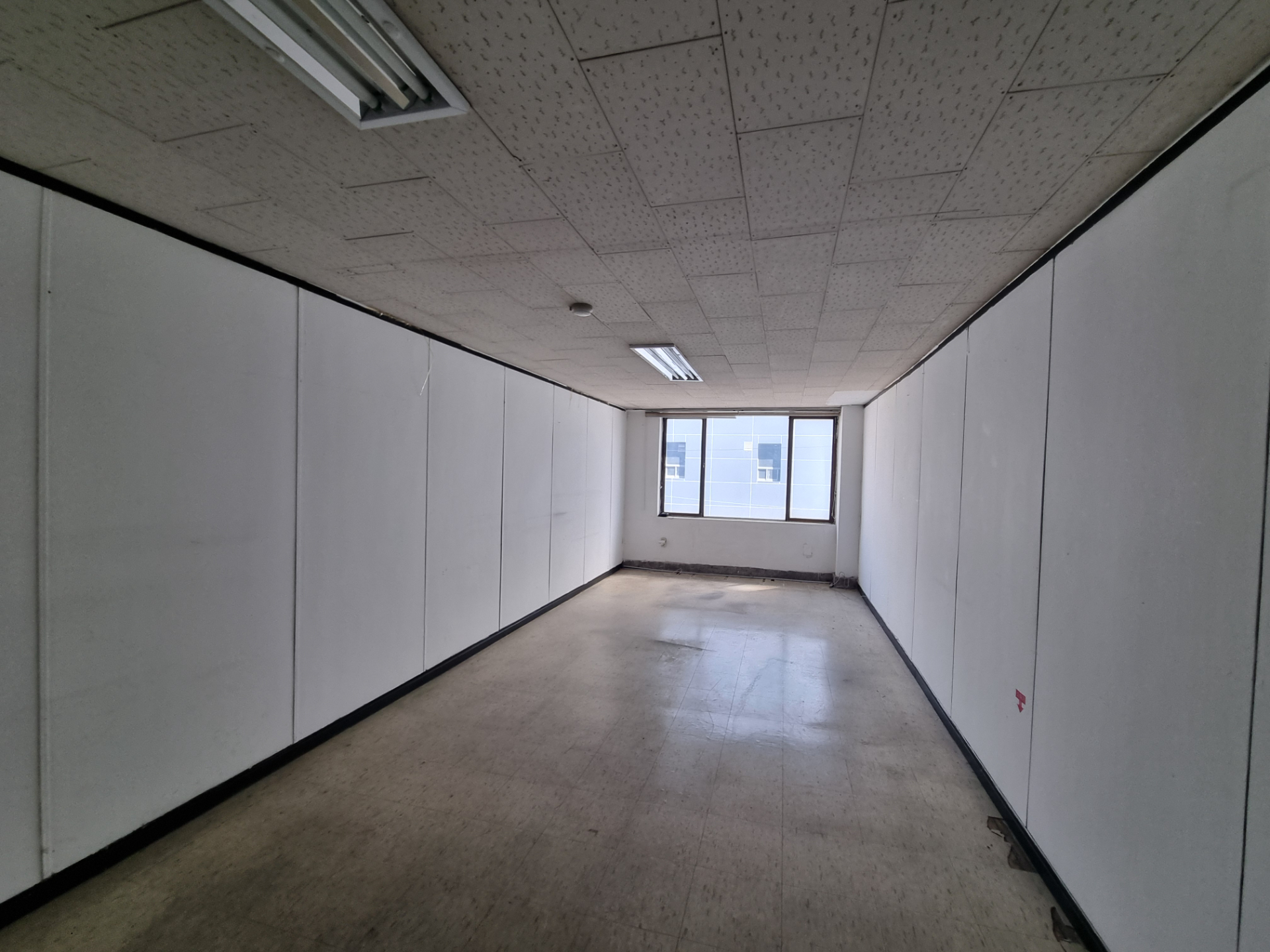 부산광역시 중구 중앙동4가 사무실 - 1