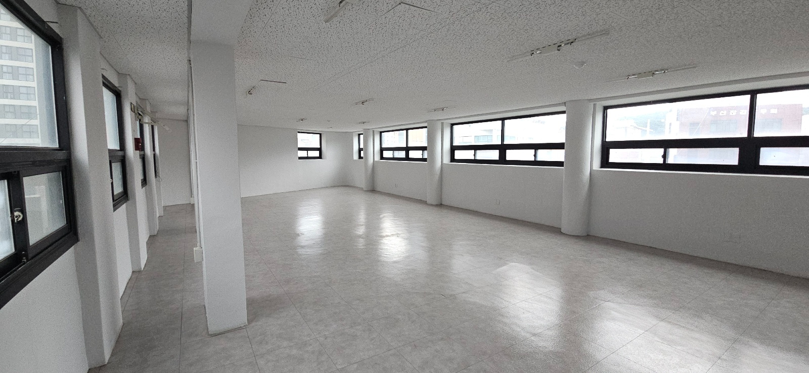 부산광역시 동구 초량동 사무실 - 1