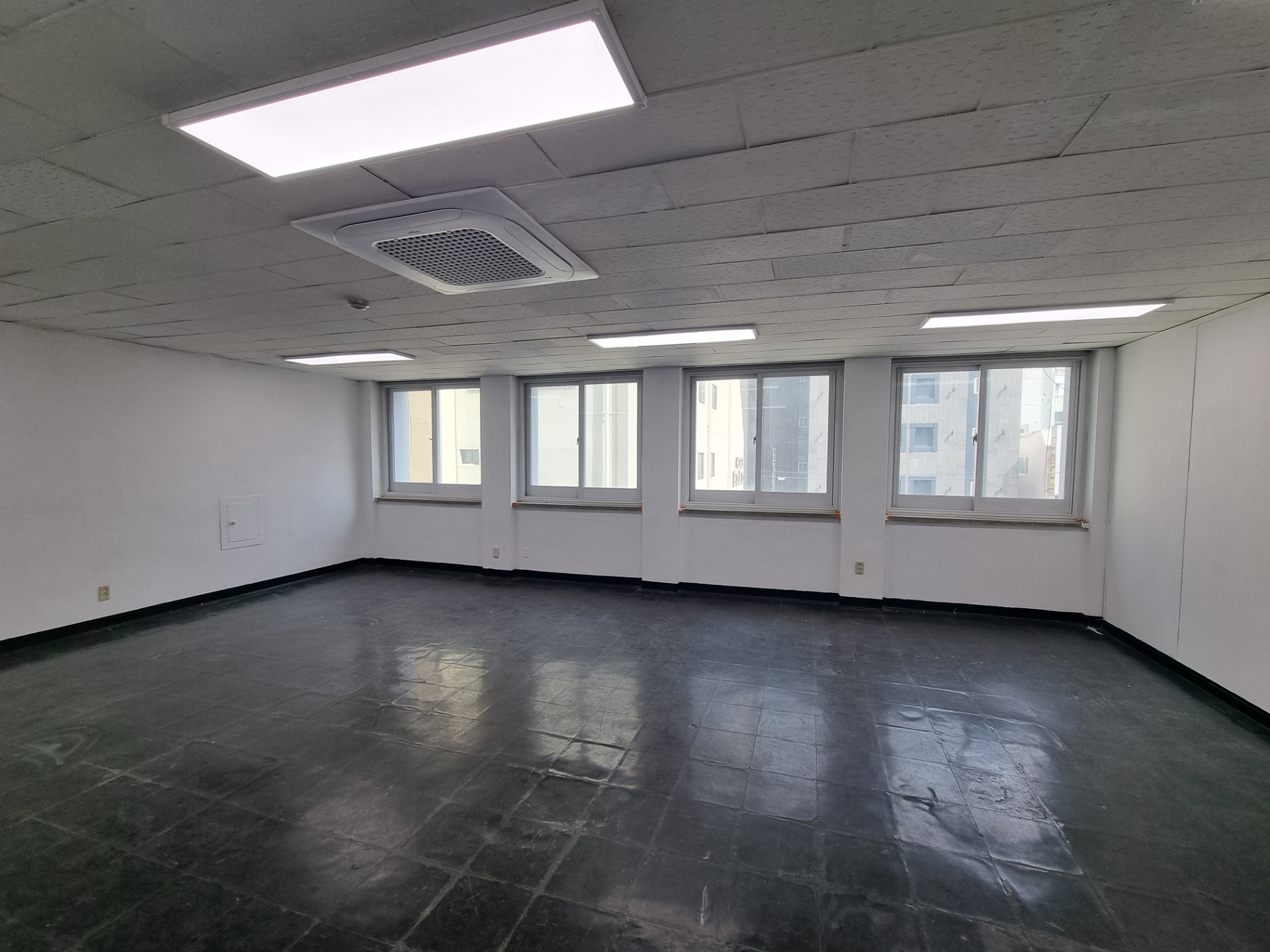 부산광역시 동구 초량동 사무실 - 1