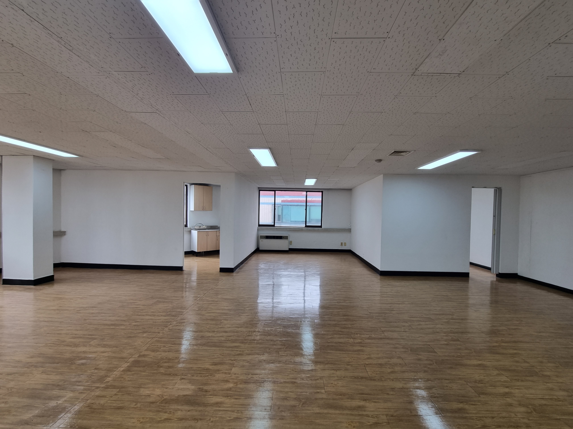 부산광역시 동구 초량동 사무실 - 1