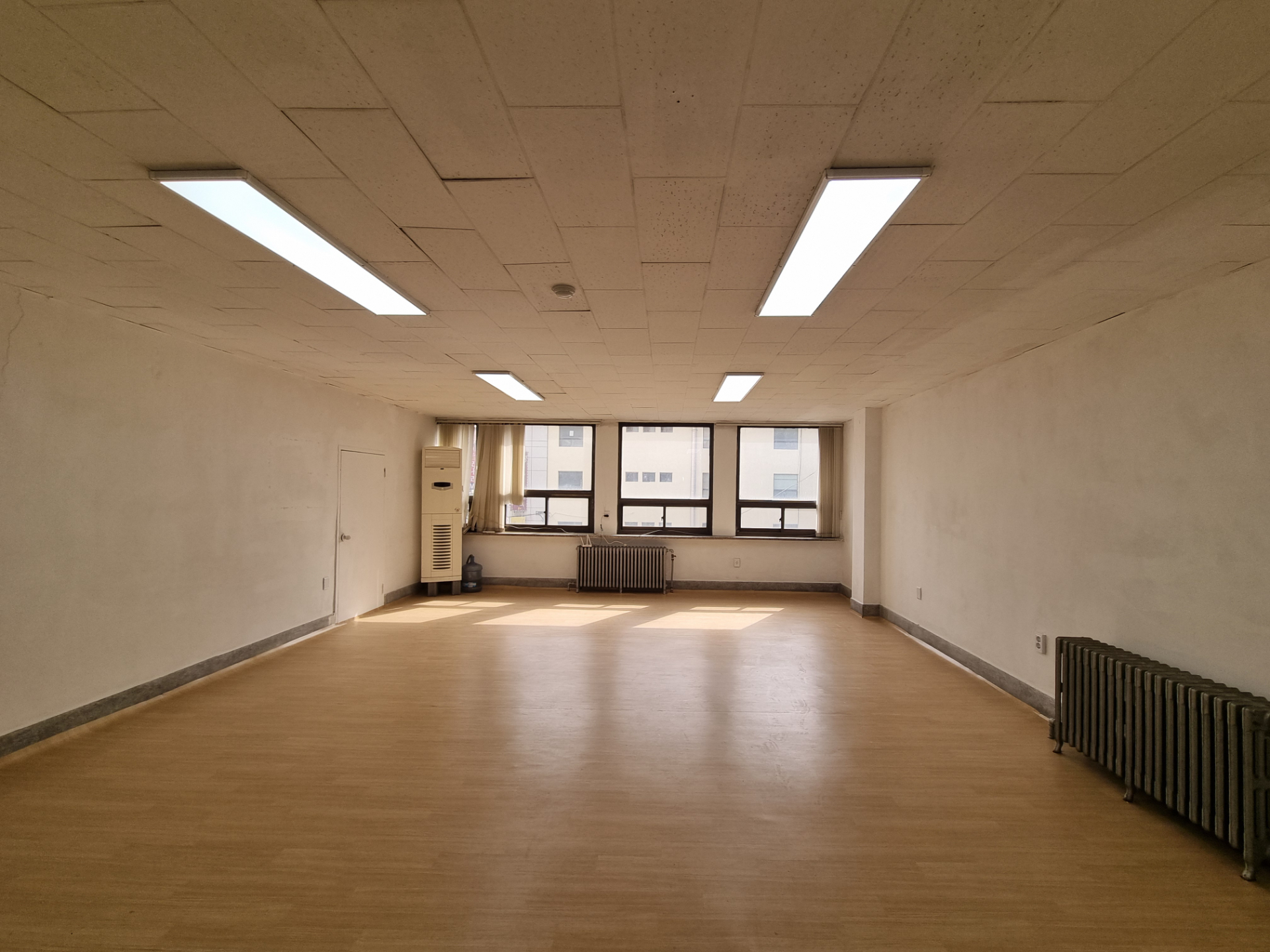 부산광역시 동구 초량동 사무실 - 1