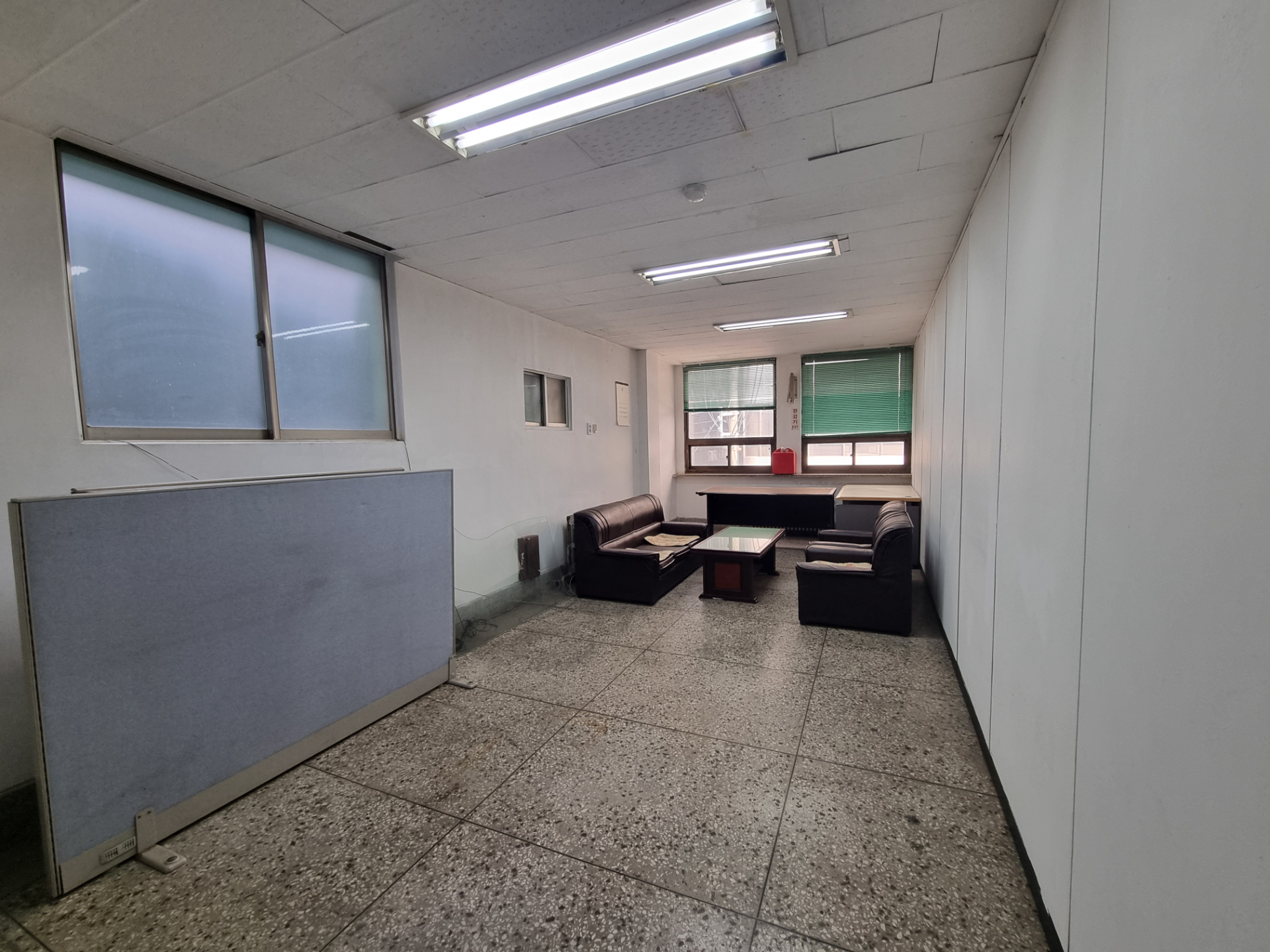 부산광역시 동구 초량동 사무실 - 1