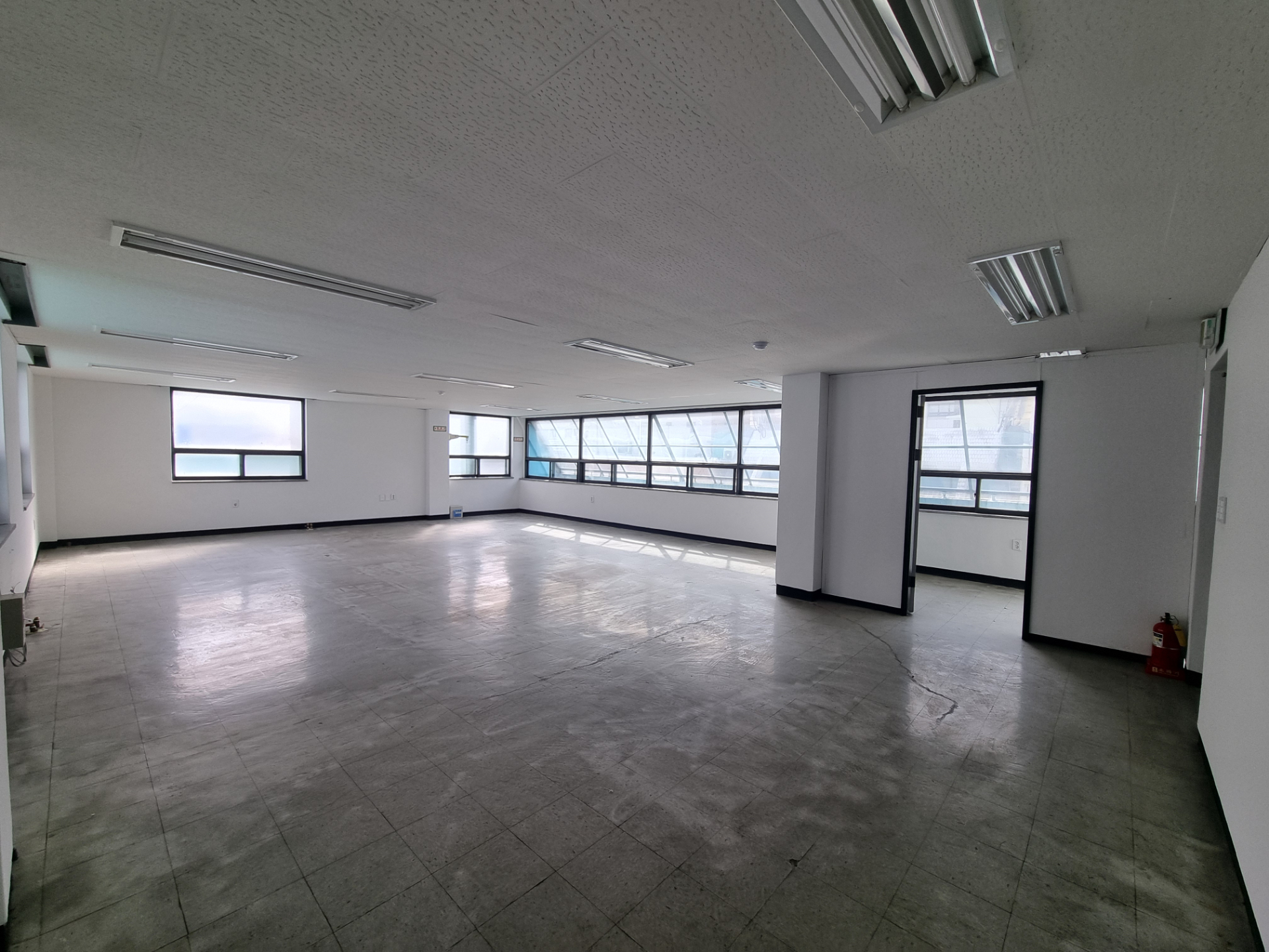 부산광역시 동구 초량동 사무실 썸네일 2