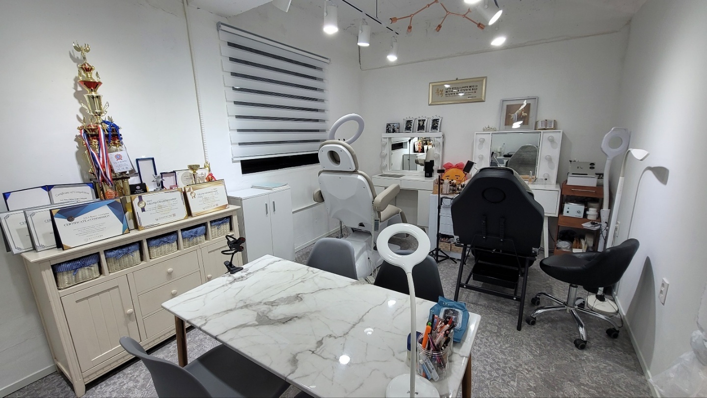 부산광역시 동구 초량동 사무실 - 1