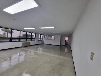 부산광역시 동구 초량동 1212-5번지  사무실