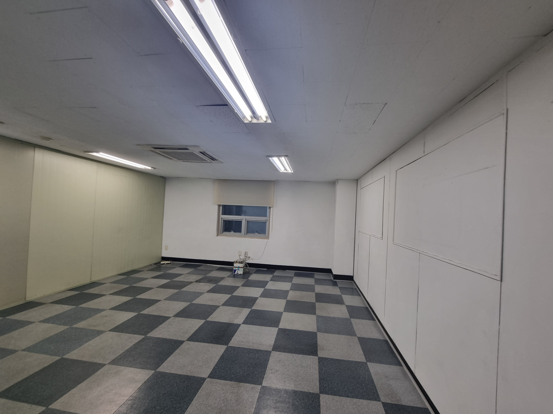 부산광역시 동구 초량동 사무실 - 1